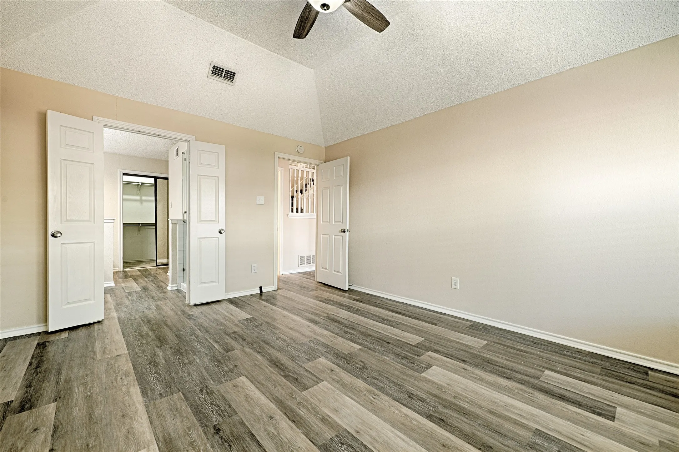 Single Family Residence For Sale in Denton County , 3231 Renaissance Drive, Dallas, Texas 75287, 3 Bedroom, 3 Bathroom, 2 Garage spaces, 1,704 Sqft, built in 1991, mls#21347756, Real Estate Agent in Dallas, Homes For Sale in Denton county, Homes For Sale in Dallas, Realtor in Dallas Texas, Real Estate Brokerage Independent Realty Texas, Luminita Cordes Realtor