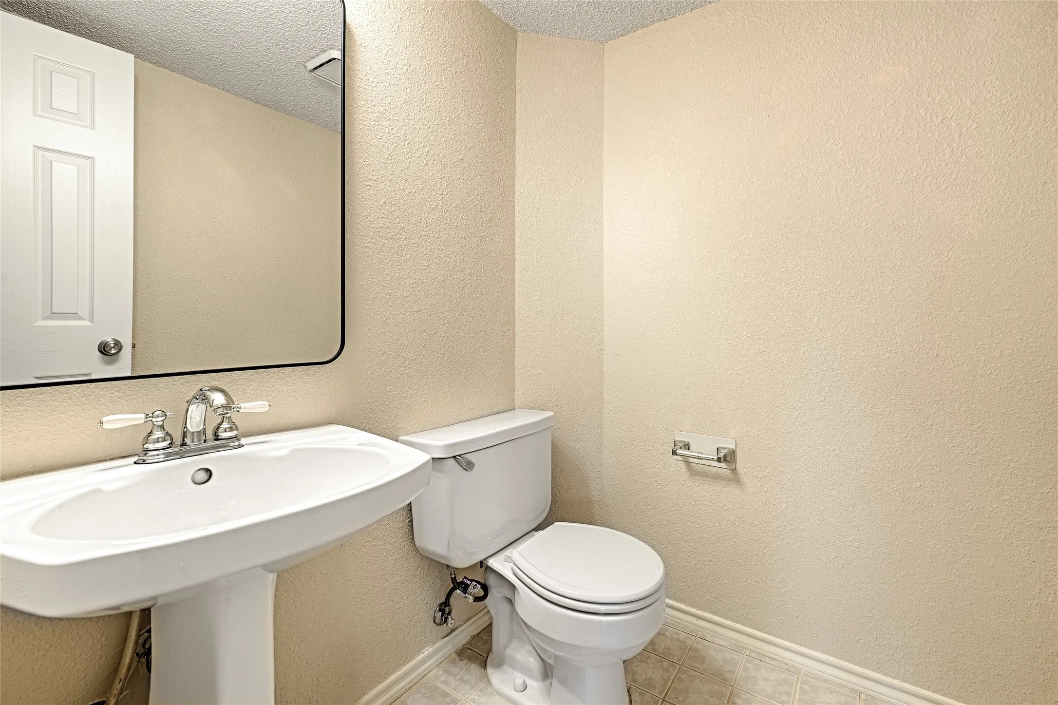 Single Family Residence For Sale in Denton County , 3231 Renaissance Drive, Dallas, Texas 75287, 3 Bedroom, 3 Bathroom, 2 Garage spaces, 1,704 Sqft, built in 1991, mls#21347756, Real Estate Agent in Dallas, Homes For Sale in Denton county, Homes For Sale in Dallas, Realtor in Dallas Texas, Real Estate Brokerage Independent Realty Texas, Luminita Cordes Realtor