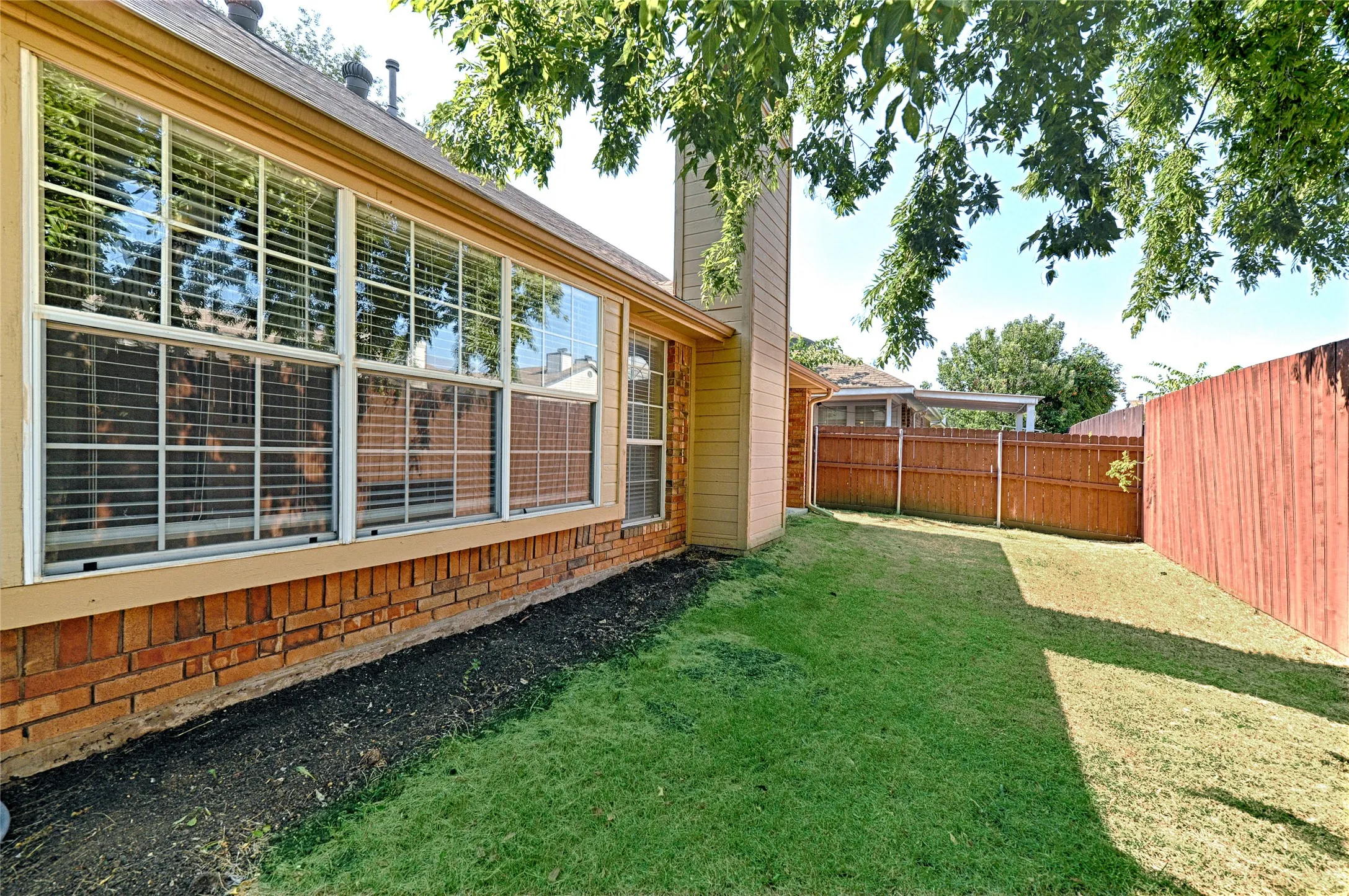 Single Family Residence For Sale in Denton County , 3231 Renaissance Drive, Dallas, Texas 75287, 3 Bedroom, 3 Bathroom, 2 Garage spaces, 1,704 Sqft, built in 1991, mls#21347756, Real Estate Agent in Dallas, Homes For Sale in Denton county, Homes For Sale in Dallas, Realtor in Dallas Texas, Real Estate Brokerage Independent Realty Texas, Luminita Cordes Realtor
