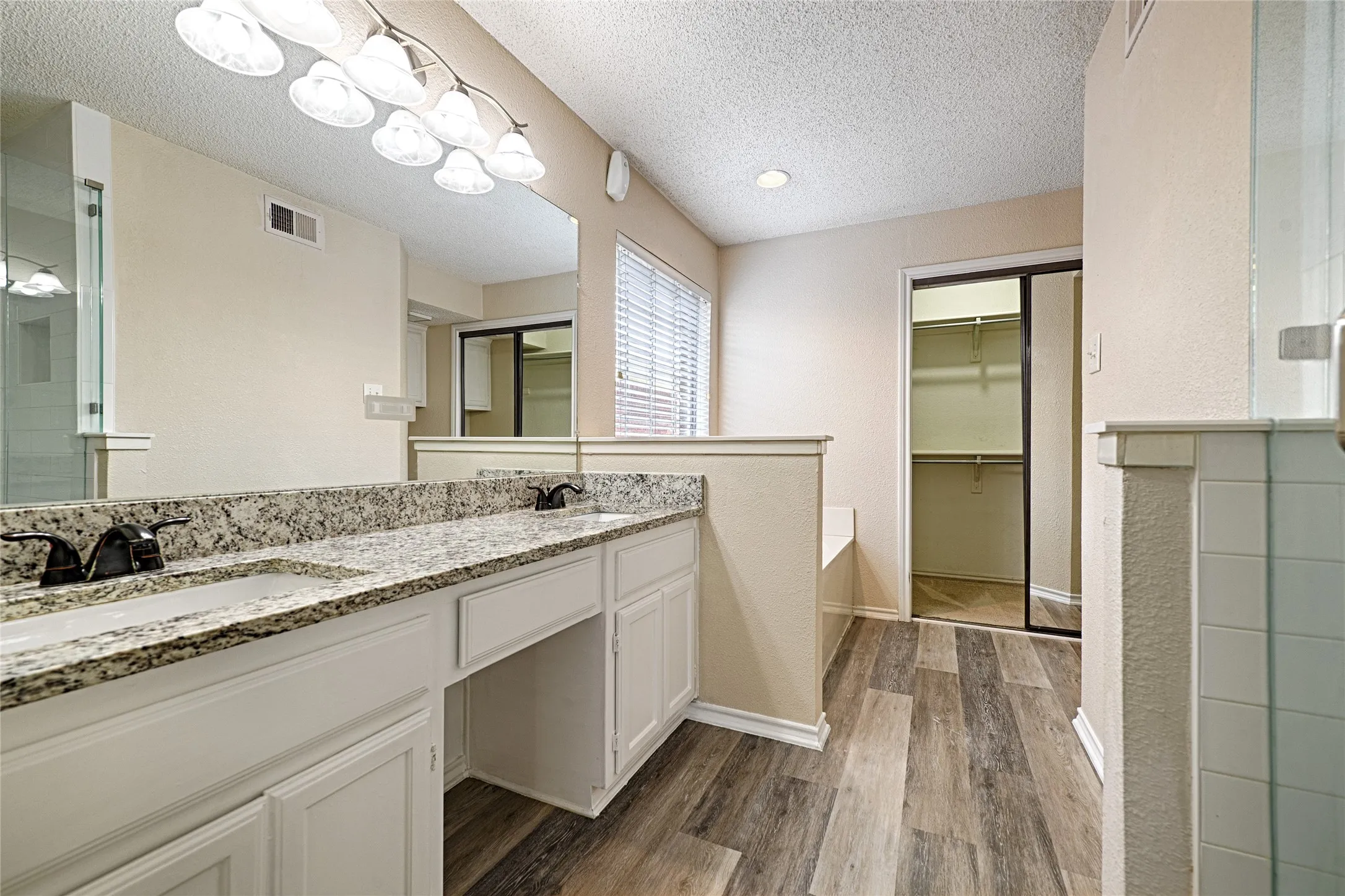 Single Family Residence For Sale in Denton County , 3231 Renaissance Drive, Dallas, Texas 75287, 3 Bedroom, 3 Bathroom, 2 Garage spaces, 1,704 Sqft, built in 1991, mls#21347756, Real Estate Agent in Dallas, Homes For Sale in Denton county, Homes For Sale in Dallas, Realtor in Dallas Texas, Real Estate Brokerage Independent Realty Texas, Luminita Cordes Realtor