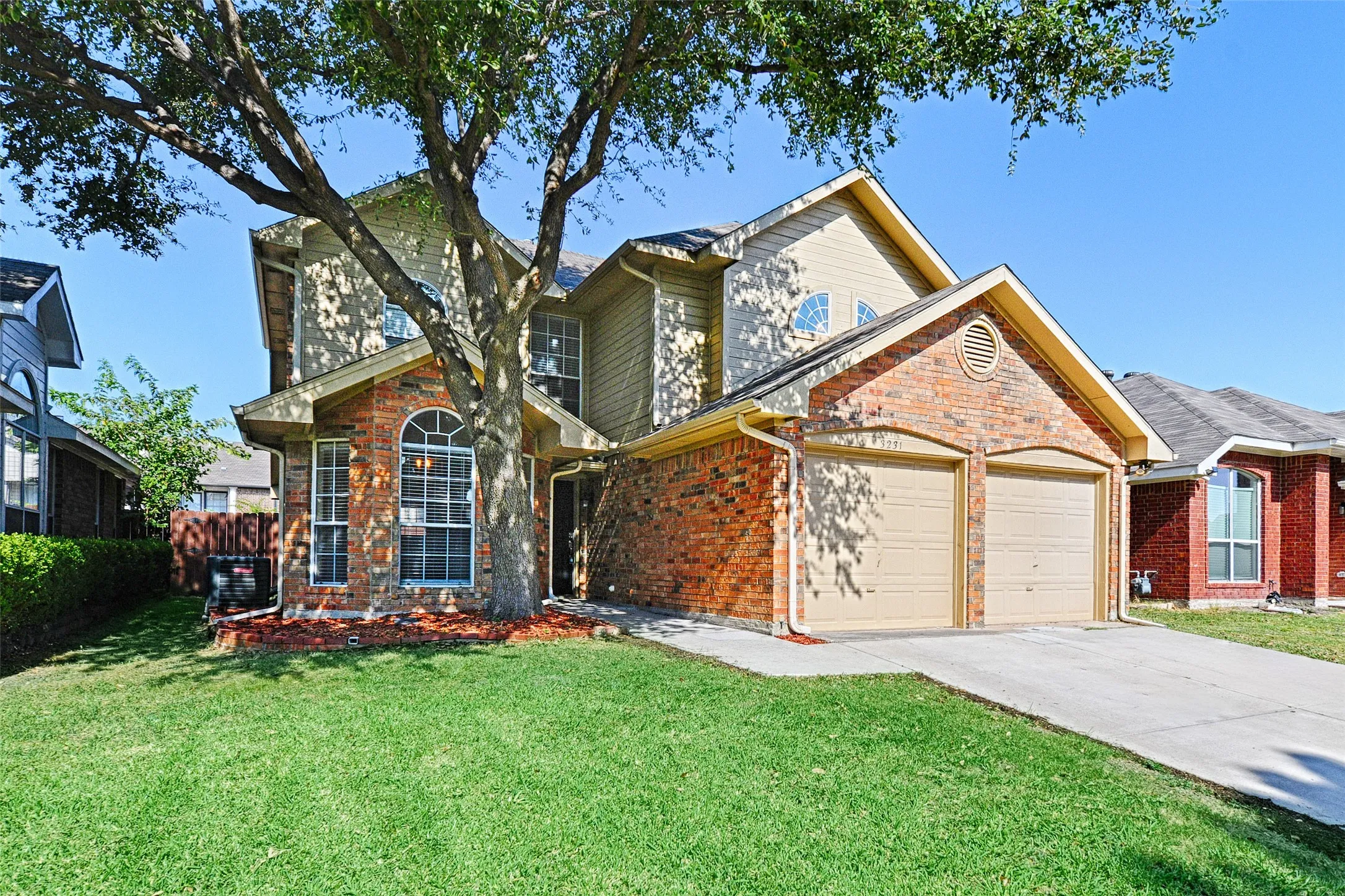 Single Family Residence For Sale in Denton County , 3231 Renaissance Drive, Dallas, Texas 75287, 3 Bedroom, 3 Bathroom, 2 Garage spaces, 1,704 Sqft, built in 1991, mls#21347756, Real Estate Agent in Dallas, Homes For Sale in Denton county, Homes For Sale in Dallas, Realtor in Dallas Texas, Real Estate Brokerage Independent Realty Texas, Luminita Cordes Realtor