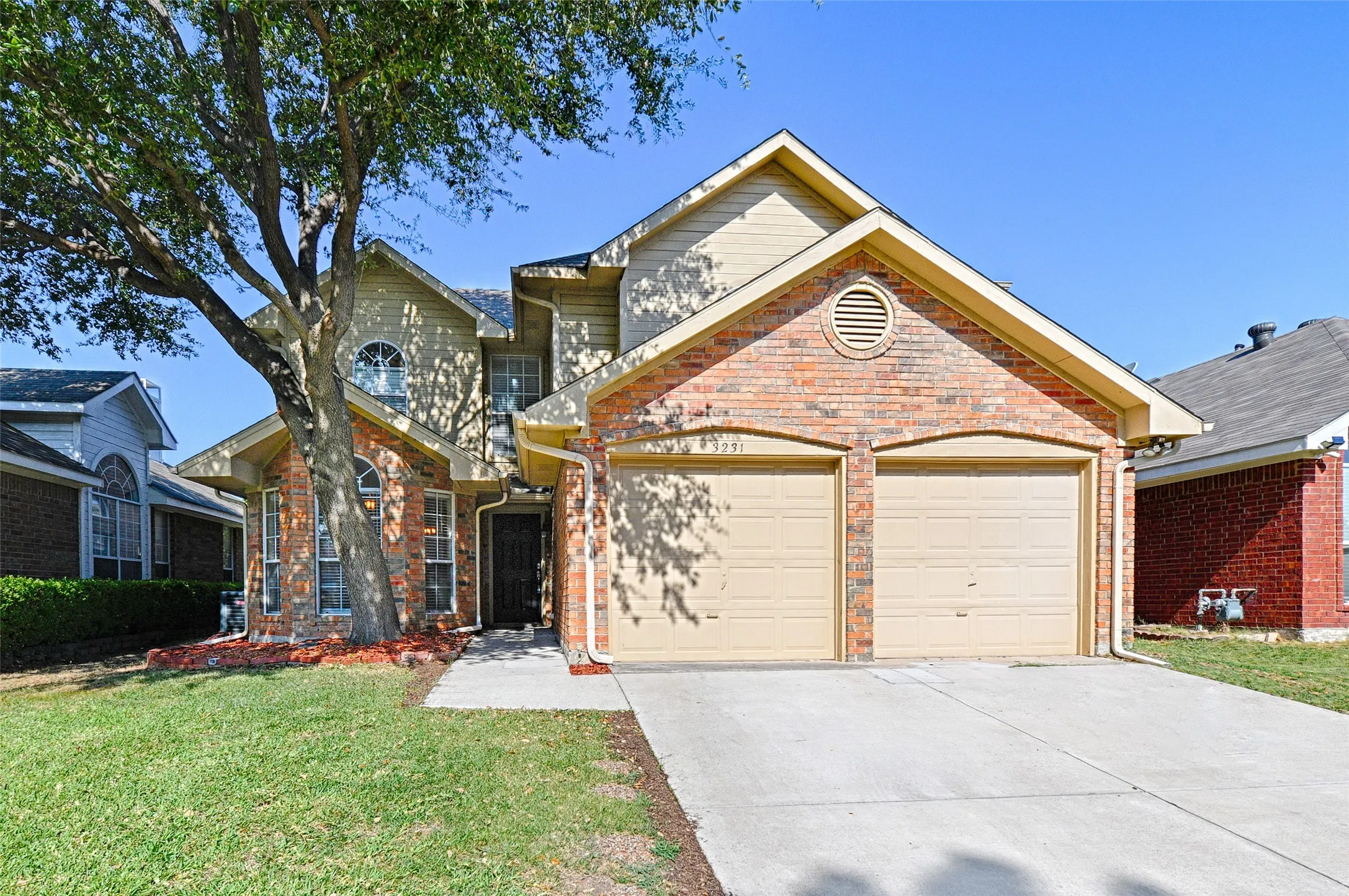 Single Family Residence For Sale in Denton County , 3231 Renaissance Drive, Dallas, Texas 75287, 3 Bedroom, 3 Bathroom, 2 Garage spaces, 1,704 Sqft, built in 1991, mls#21347756, Real Estate Agent in Dallas, Homes For Sale in Denton county, Homes For Sale in Dallas, Realtor in Dallas Texas, Real Estate Brokerage Independent Realty Texas, Luminita Cordes Realtor
