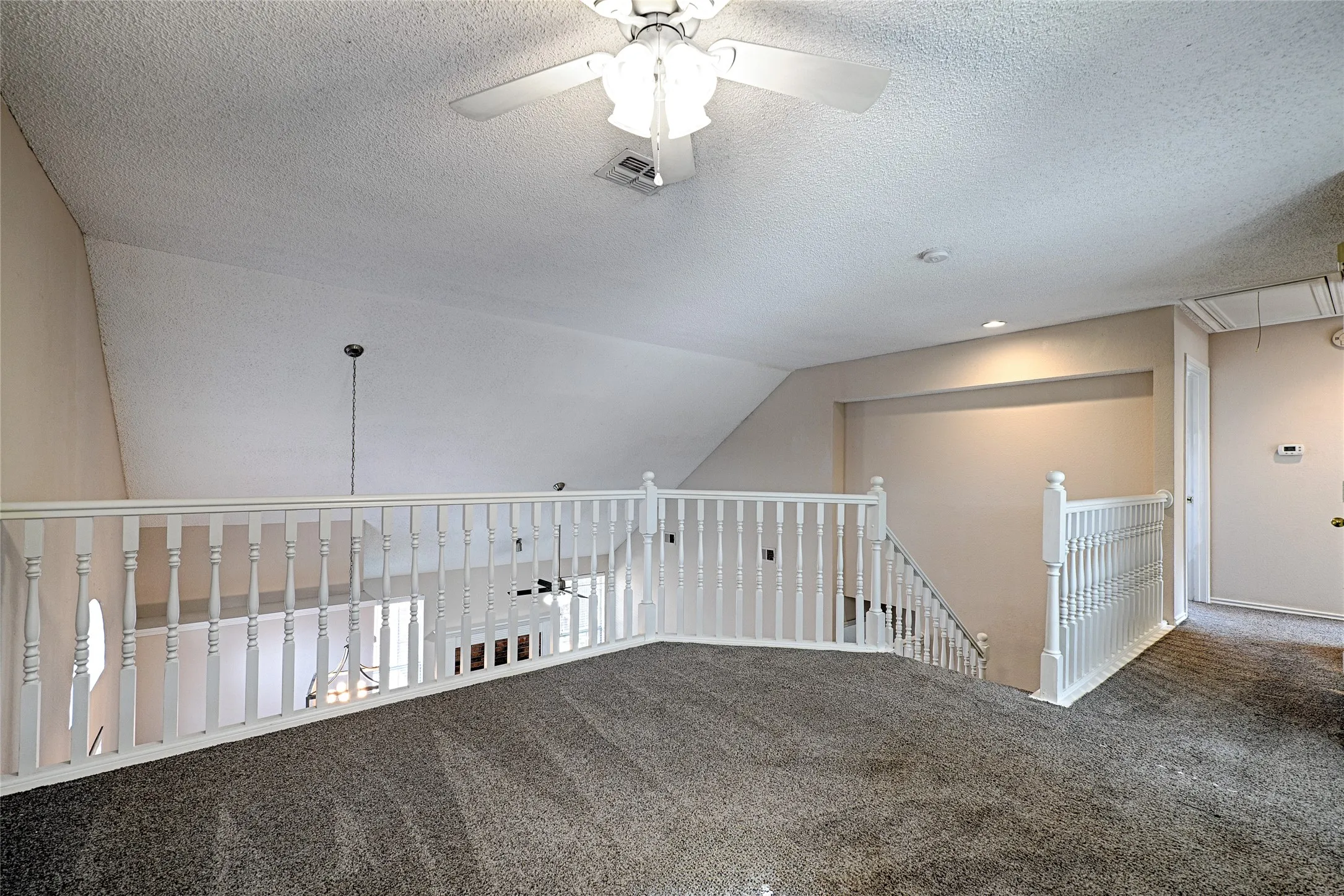 Single Family Residence For Sale in Denton County , 3231 Renaissance Drive, Dallas, Texas 75287, 3 Bedroom, 3 Bathroom, 2 Garage spaces, 1,704 Sqft, built in 1991, mls#21347756, Real Estate Agent in Dallas, Homes For Sale in Denton county, Homes For Sale in Dallas, Realtor in Dallas Texas, Real Estate Brokerage Independent Realty Texas, Luminita Cordes Realtor