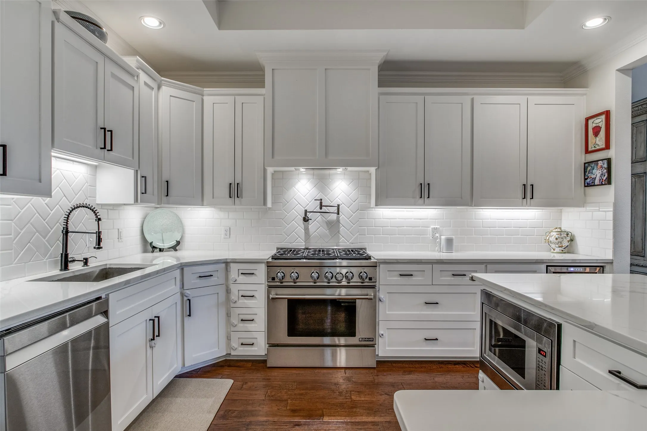 Townhouse For Rent in Dallas County , 4301 Mc Kinney Avenue A, Dallas, Texas 75205, 3 Bedroom, 4 Bathroom, 2 Garage spaces, 2,443 Sqft, built in 2005, Price $6,100, mls#21348021, Real Estate Agent in Dallas, Homes For Rent in Dallas county, Homes For Rent in Dallas, Realtor in Dallas Texas, Real Estate Brokerage Independent Realty Texas, Luminita Cordes Realtor