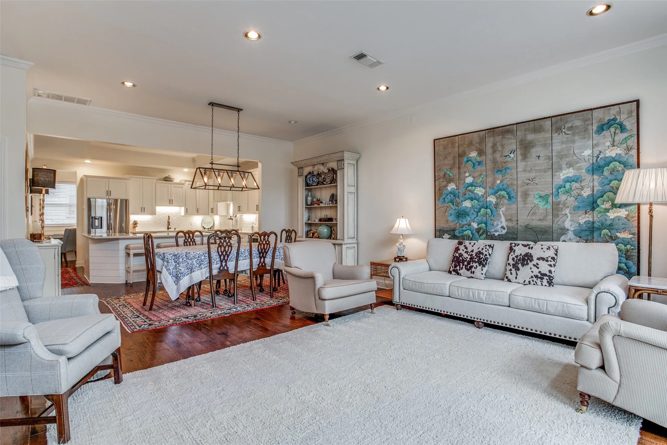 Townhouse For Rent in Dallas County , 4301 Mc Kinney Avenue A, Dallas, Texas 75205, 3 Bedroom, 4 Bathroom, 2 Garage spaces, 2,443 Sqft, built in 2005, Price $6,100, mls#21348021, Real Estate Agent in Dallas, Homes For Rent in Dallas county, Homes For Rent in Dallas, Realtor in Dallas Texas, Real Estate Brokerage Independent Realty Texas, Luminita Cordes Realtor