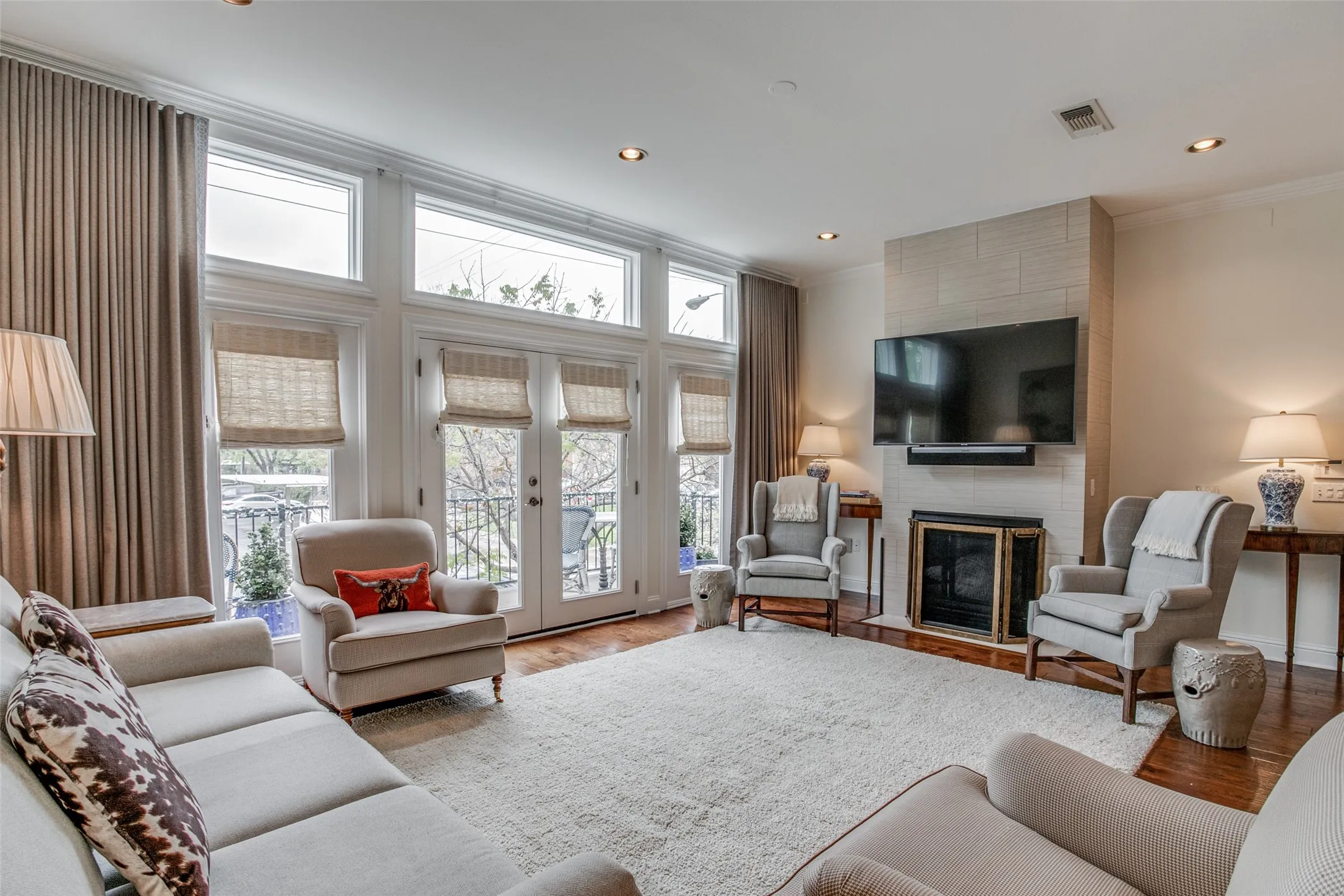 Townhouse For Rent in Dallas County , 4301 Mc Kinney Avenue A, Dallas, Texas 75205, 3 Bedroom, 4 Bathroom, 2 Garage spaces, 2,443 Sqft, built in 2005, Price $6,100, mls#21348021, Real Estate Agent in Dallas, Homes For Rent in Dallas county, Homes For Rent in Dallas, Realtor in Dallas Texas, Real Estate Brokerage Independent Realty Texas, Luminita Cordes Realtor
