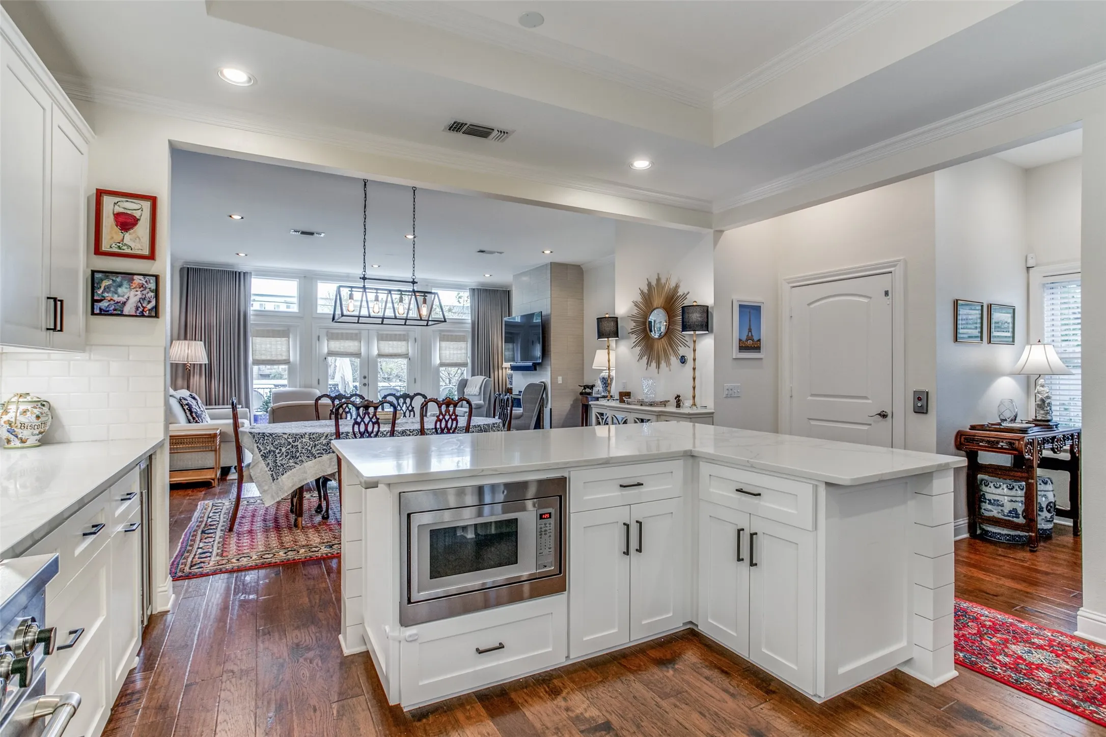 Townhouse For Rent in Dallas County , 4301 Mc Kinney Avenue A, Dallas, Texas 75205, 3 Bedroom, 4 Bathroom, 2 Garage spaces, 2,443 Sqft, built in 2005, Price $6,100, mls#21348021, Real Estate Agent in Dallas, Homes For Rent in Dallas county, Homes For Rent in Dallas, Realtor in Dallas Texas, Real Estate Brokerage Independent Realty Texas, Luminita Cordes Realtor