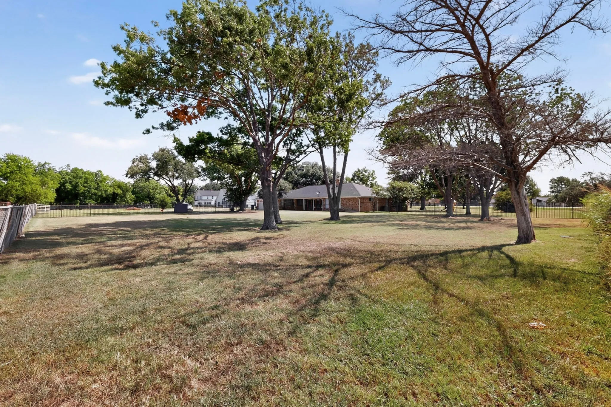 Single Family Residence For Sale in Kaufman County , 7430 Fm 1388, Kaufman, Texas 75142, 4 Bedroom, 3 Bathroom, 2 Garage spaces, 2,563 Sqft, built in 1980, mls#21347967, Real Estate Agent in Kaufman, Homes For Sale in Kaufman county, Homes For Sale in Kaufman, Realtor in Kaufman Texas, Real Estate Brokerage Independent Realty Texas, Luminita Cordes Realtor
