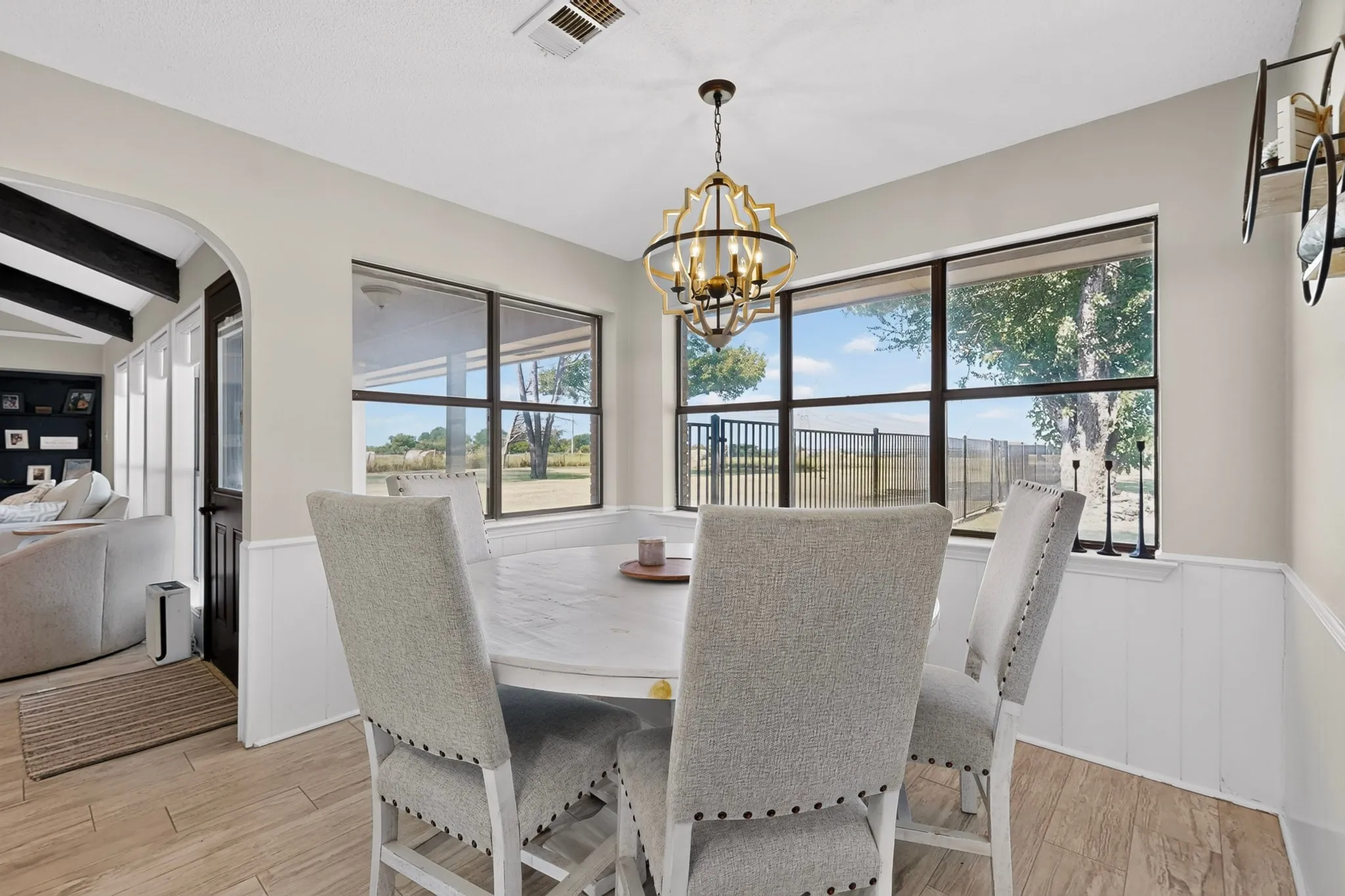 Single Family Residence For Sale in Kaufman County , 7430 Fm 1388, Kaufman, Texas 75142, 4 Bedroom, 3 Bathroom, 2 Garage spaces, 2,563 Sqft, built in 1980, mls#21347967, Real Estate Agent in Kaufman, Homes For Sale in Kaufman county, Homes For Sale in Kaufman, Realtor in Kaufman Texas, Real Estate Brokerage Independent Realty Texas, Luminita Cordes Realtor