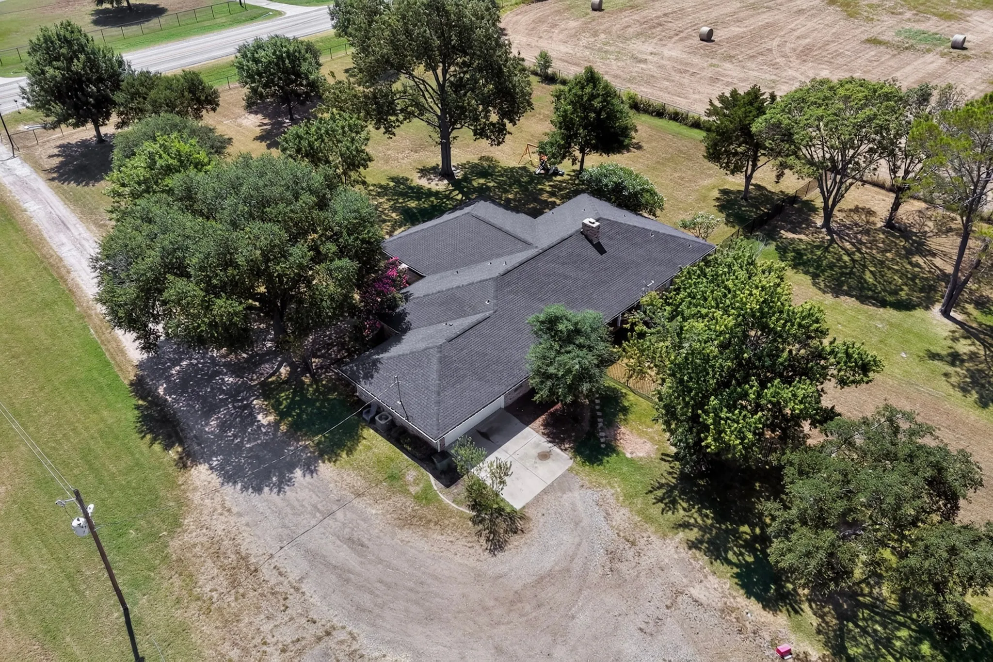 Single Family Residence For Sale in Kaufman County , 7430 Fm 1388, Kaufman, Texas 75142, 4 Bedroom, 3 Bathroom, 2 Garage spaces, 2,563 Sqft, built in 1980, mls#21347967, Real Estate Agent in Kaufman, Homes For Sale in Kaufman county, Homes For Sale in Kaufman, Realtor in Kaufman Texas, Real Estate Brokerage Independent Realty Texas, Luminita Cordes Realtor