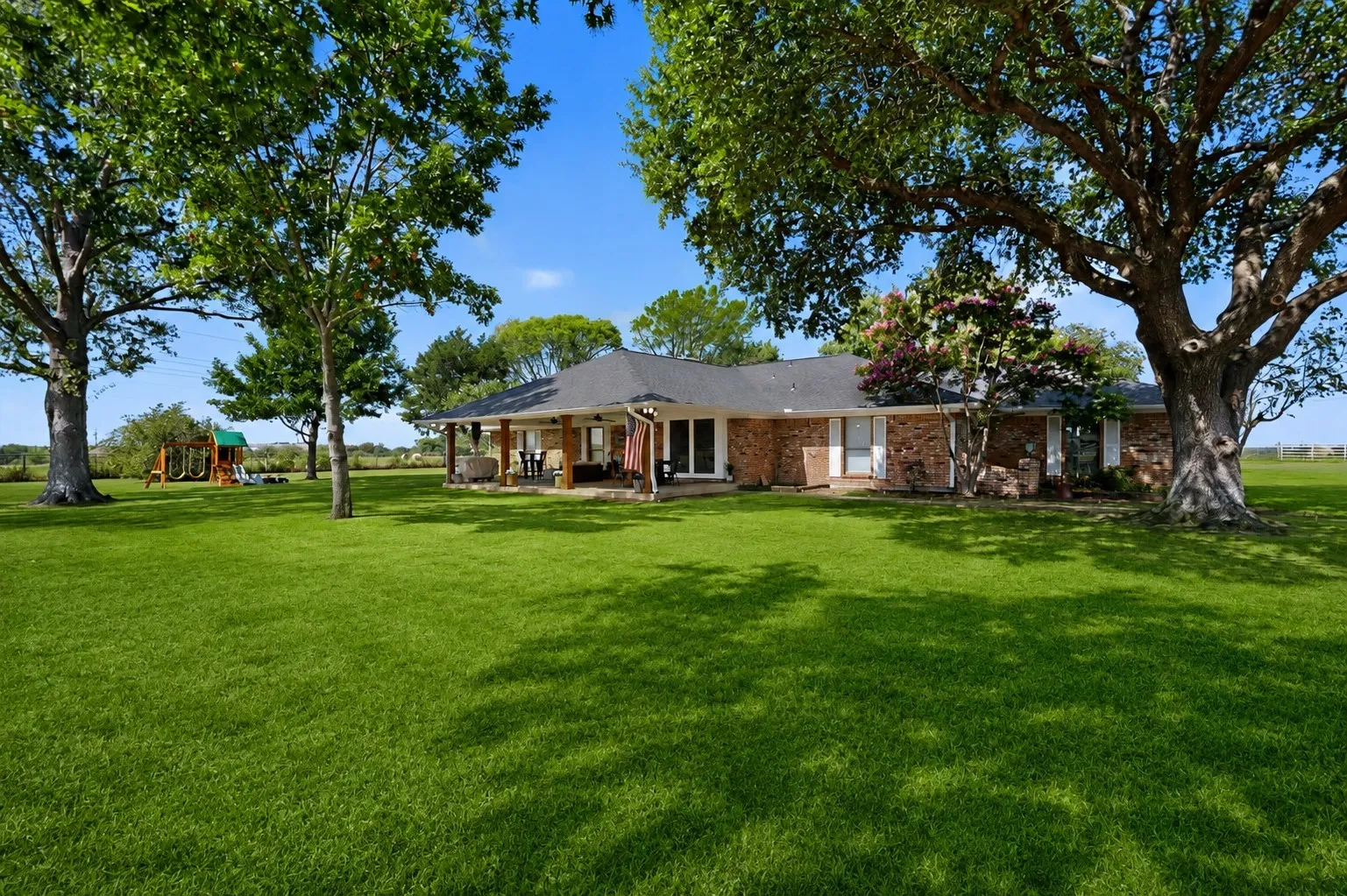 Single Family Residence For Sale in Kaufman County , 7430 Fm 1388, Kaufman, Texas 75142, 4 Bedroom, 3 Bathroom, 2 Garage spaces, 2,563 Sqft, built in 1980, mls#21347967, Real Estate Agent in Kaufman, Homes For Sale in Kaufman county, Homes For Sale in Kaufman, Realtor in Kaufman Texas, Real Estate Brokerage Independent Realty Texas, Luminita Cordes Realtor