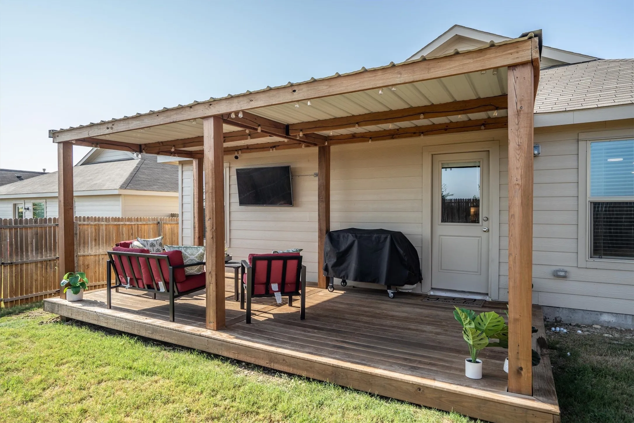 Single Family Residence For Sale in Denton County , 404 Ranchito Pass, Fort Worth, Texas 76052, 3 Bedroom, 2 Bathroom, 2 Garage spaces, 1,487 Sqft, built in 2022, mls#21347922, Real Estate Agent in Fort Worth, Homes For Sale in Denton county, Homes For Sale in Fort Worth, Realtor in Fort Worth Texas, Real Estate Brokerage Independent Realty Texas, Luminita Cordes Realtor