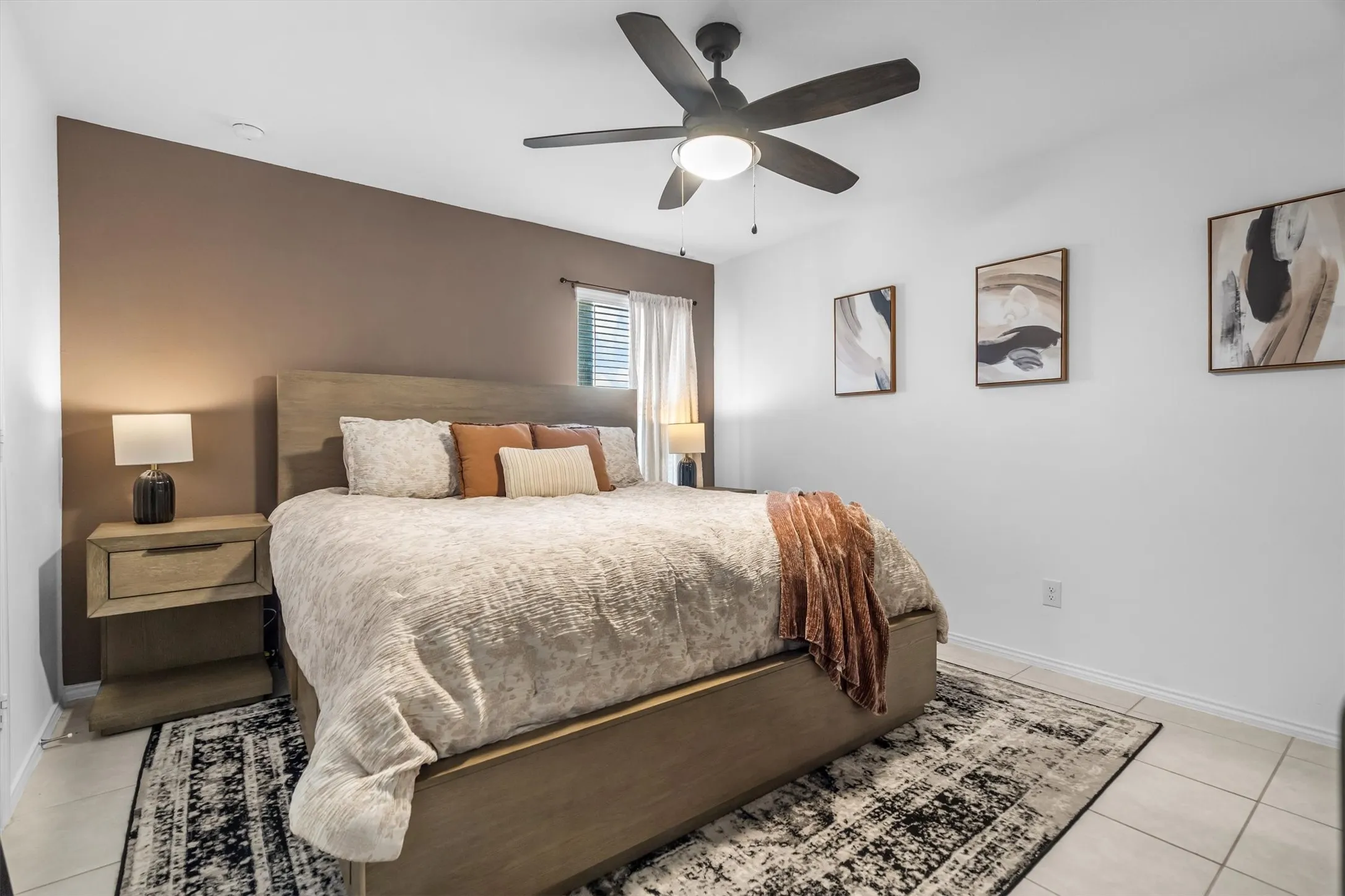 Single Family Residence For Sale in Denton County , 404 Ranchito Pass, Fort Worth, Texas 76052, 3 Bedroom, 2 Bathroom, 2 Garage spaces, 1,487 Sqft, built in 2022, mls#21347922, Real Estate Agent in Fort Worth, Homes For Sale in Denton county, Homes For Sale in Fort Worth, Realtor in Fort Worth Texas, Real Estate Brokerage Independent Realty Texas, Luminita Cordes Realtor