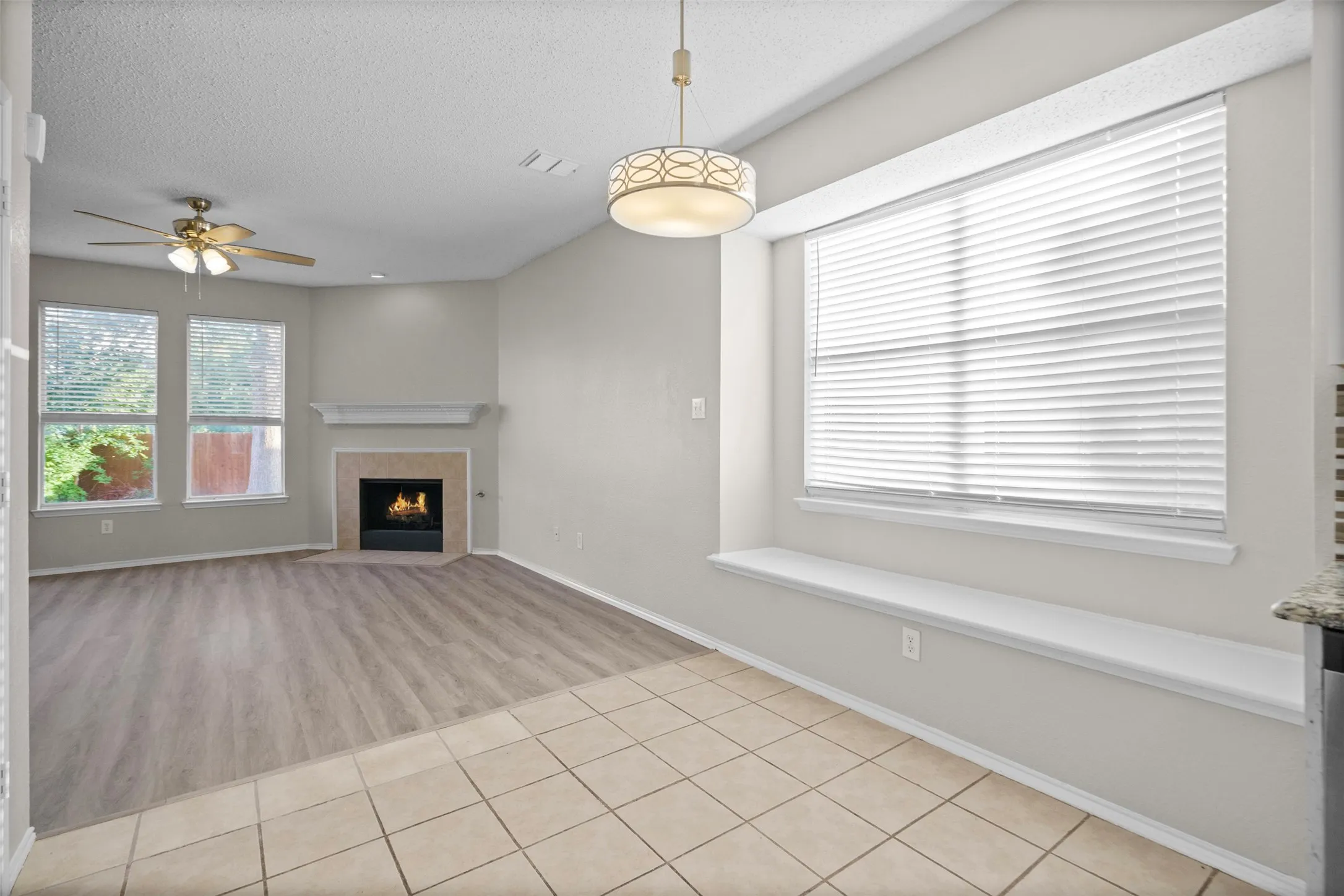 Single Family Residence For Sale in Collin County , 7145 Waterlily Lane, Frisco, Texas 75033, 5 Bedroom, 2 Bathroom, 2 Garage spaces, 2,455 Sqft, built in 2001, mls#21348042, Real Estate Agent in Frisco, Homes For Sale in Collin county, Homes For Sale in Frisco, Realtor in Frisco Texas, Real Estate Brokerage Independent Realty Texas, Luminita Cordes Realtor
