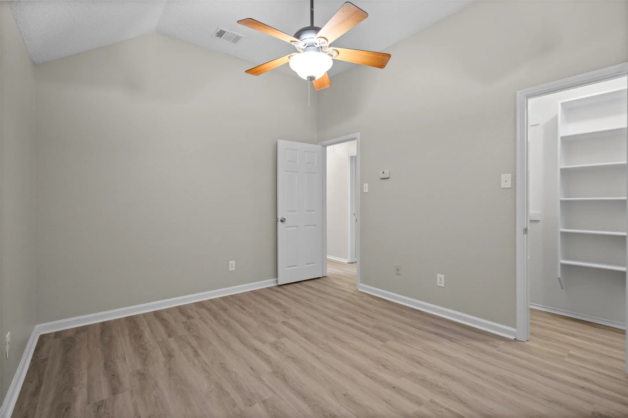 Single Family Residence For Sale in Collin County , 7145 Waterlily Lane, Frisco, Texas 75033, 5 Bedroom, 2 Bathroom, 2 Garage spaces, 2,455 Sqft, built in 2001, mls#21348042, Real Estate Agent in Frisco, Homes For Sale in Collin county, Homes For Sale in Frisco, Realtor in Frisco Texas, Real Estate Brokerage Independent Realty Texas, Luminita Cordes Realtor