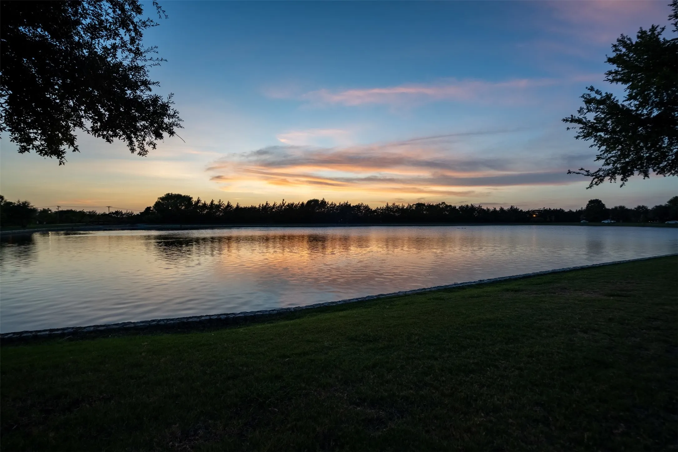 Single Family Residence For Sale in Collin County , 7145 Waterlily Lane, Frisco, Texas 75033, 5 Bedroom, 2 Bathroom, 2 Garage spaces, 2,455 Sqft, built in 2001, mls#21348042, Real Estate Agent in Frisco, Homes For Sale in Collin county, Homes For Sale in Frisco, Realtor in Frisco Texas, Real Estate Brokerage Independent Realty Texas, Luminita Cordes Realtor
