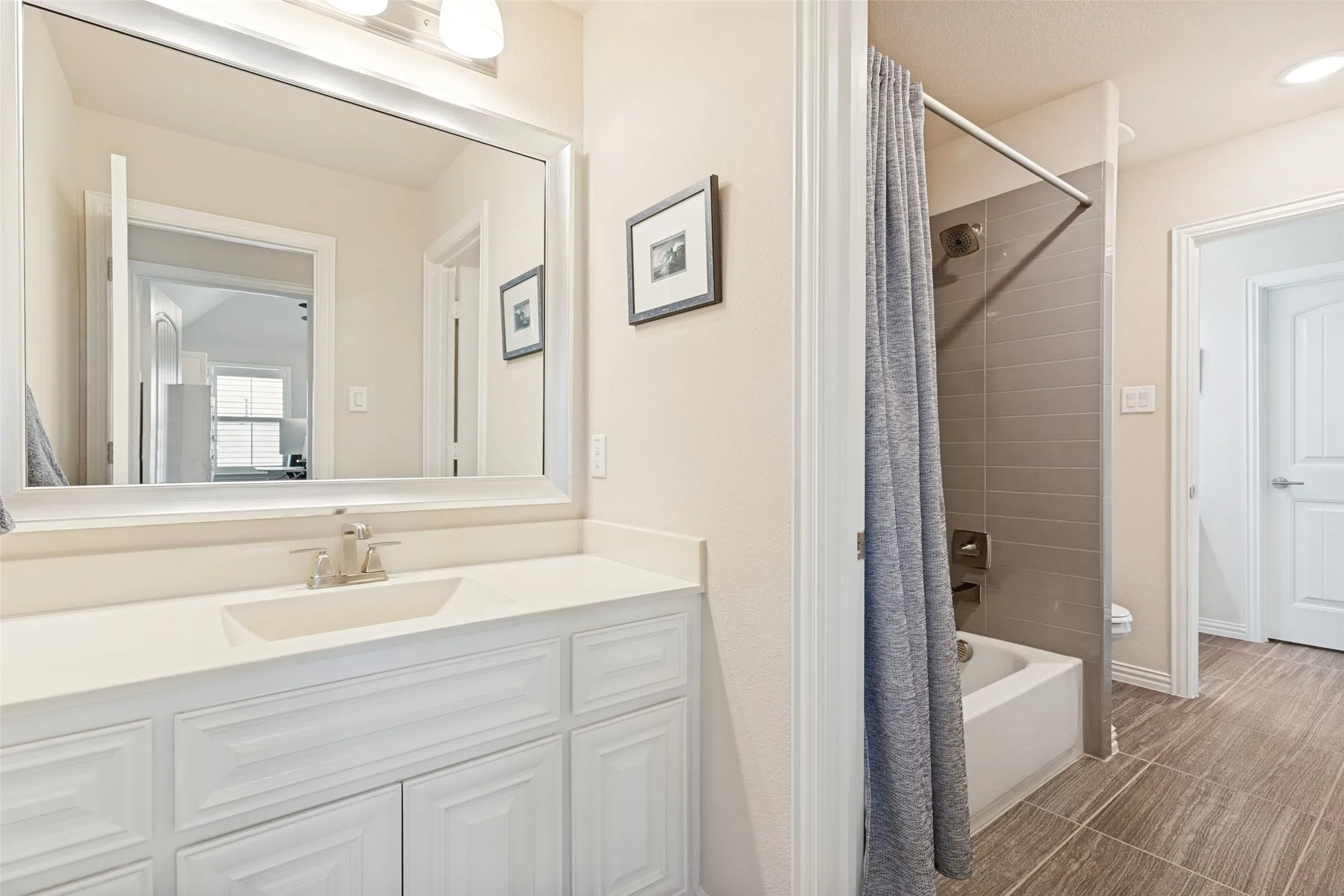 Single Family Residence For Sale in Collin County , 1520 Mountain Creek Lane, Prosper, Texas 75078, 5 Bedroom, 5 Bathroom, 3 Garage spaces, 4,903 Sqft, built in 2018, mls#21348043, Real Estate Agent in Prosper, Homes For Sale in Collin county, Homes For Sale in Prosper, Realtor in Prosper Texas, Real Estate Brokerage Independent Realty Texas, Luminita Cordes Realtor