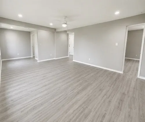 Single Family Residence For Sale in Navarro County , 1217 S 9th Street, Corsicana, Texas 75110, 5 Bedrooms, 2 Bathrooms, Garage spaces, 2,020 Sqft, built in 2005, Price $298,900, mls#21348014, Real Estate Agent in Corsicana, Homes For Sale in Navarro county, Homes For Sale in Corsicana, Realtor in Corsicana Texas, Real Estate Brokerage Independent Realty Texas, Luminita Cordes Realtor