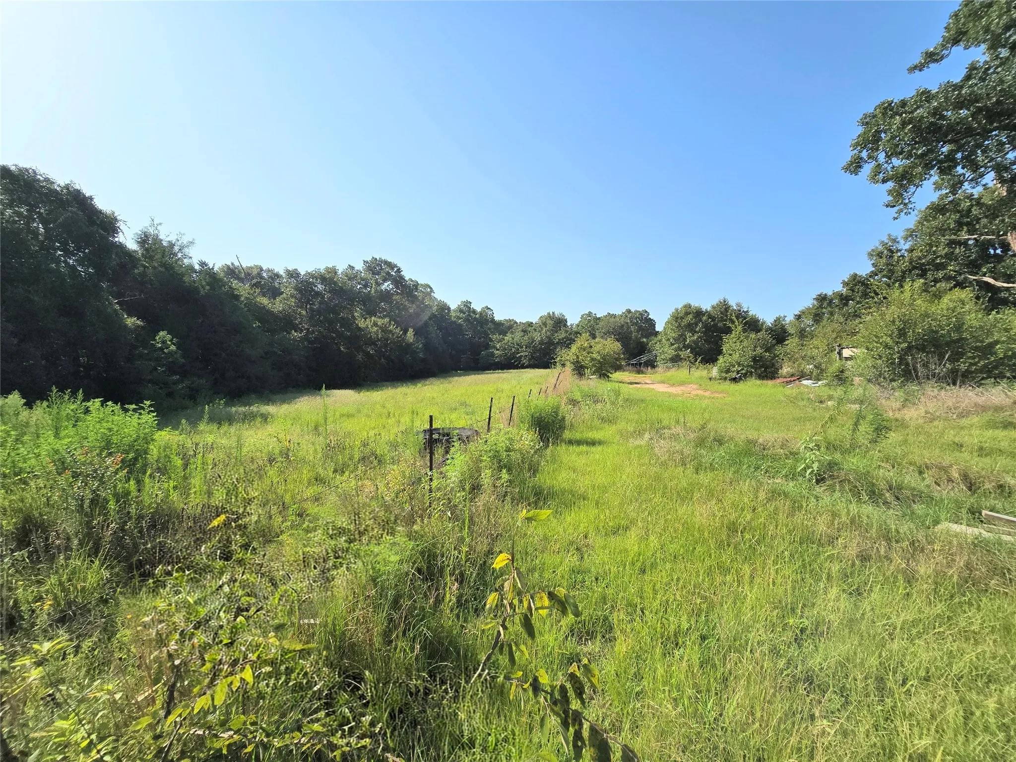 Single Family Residence For Sale in Anderson County , 570 An County Road 2419, Montalba, Texas 75853, 3 Bedroom, 2 Bathroom, Garage spaces, 2,070 Sqft, built in 1969, mls#21347481, Real Estate Agent in Montalba, Homes For Sale in Anderson county, Homes For Sale in Montalba, Realtor in Montalba Texas, Real Estate Brokerage Independent Realty Texas, Luminita Cordes Realtor