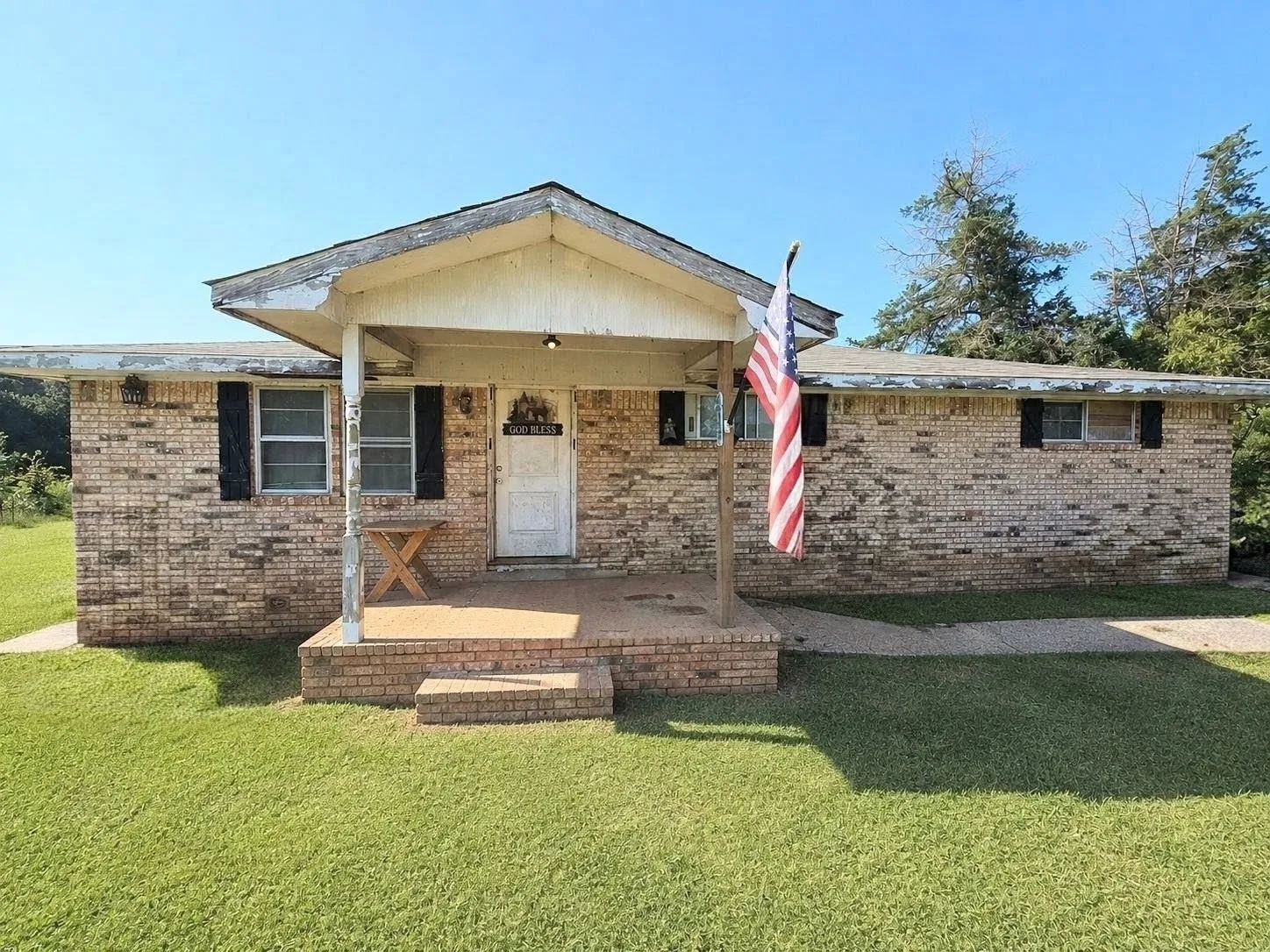 Single Family Residence For Sale in Anderson County , 570 An County Road 2419, Montalba, Texas 75853, 3 Bedroom, 2 Bathroom, Garage spaces, 2,070 Sqft, built in 1969, mls#21347481, Real Estate Agent in Montalba, Homes For Sale in Anderson county, Homes For Sale in Montalba, Realtor in Montalba Texas, Real Estate Brokerage Independent Realty Texas, Luminita Cordes Realtor