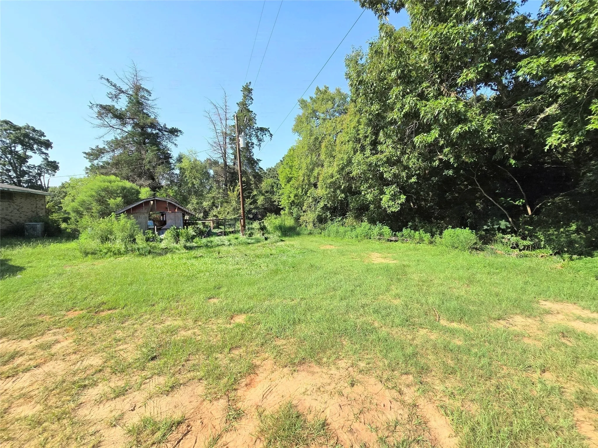 Single Family Residence For Sale in Anderson County , 570 An County Road 2419, Montalba, Texas 75853, 3 Bedroom, 2 Bathroom, Garage spaces, 2,070 Sqft, built in 1969, mls#21347481, Real Estate Agent in Montalba, Homes For Sale in Anderson county, Homes For Sale in Montalba, Realtor in Montalba Texas, Real Estate Brokerage Independent Realty Texas, Luminita Cordes Realtor