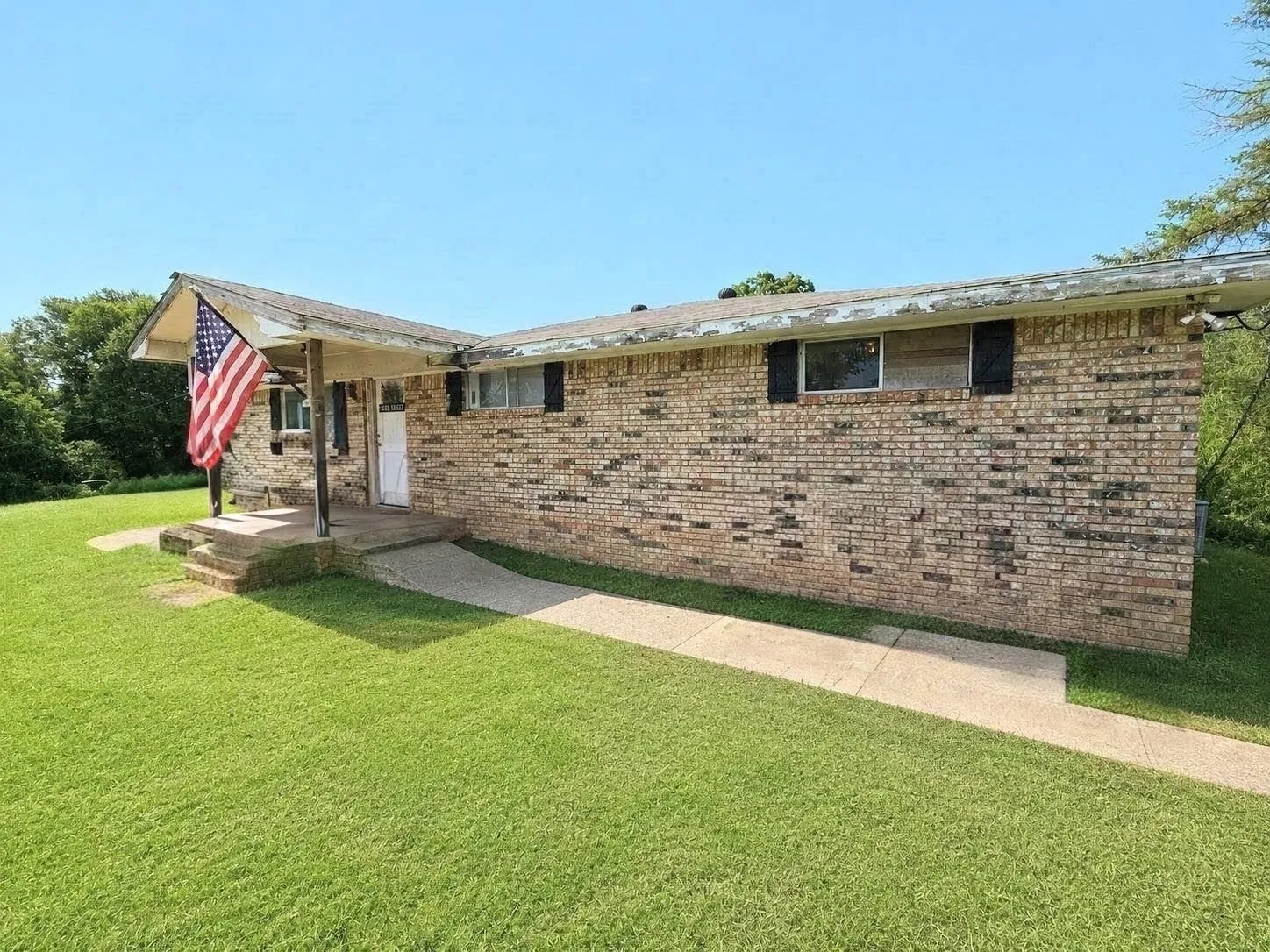 Single Family Residence For Sale in Anderson County , 570 An County Road 2419, Montalba, Texas 75853, 3 Bedroom, 2 Bathroom, Garage spaces, 2,070 Sqft, built in 1969, mls#21347481, Real Estate Agent in Montalba, Homes For Sale in Anderson county, Homes For Sale in Montalba, Realtor in Montalba Texas, Real Estate Brokerage Independent Realty Texas, Luminita Cordes Realtor