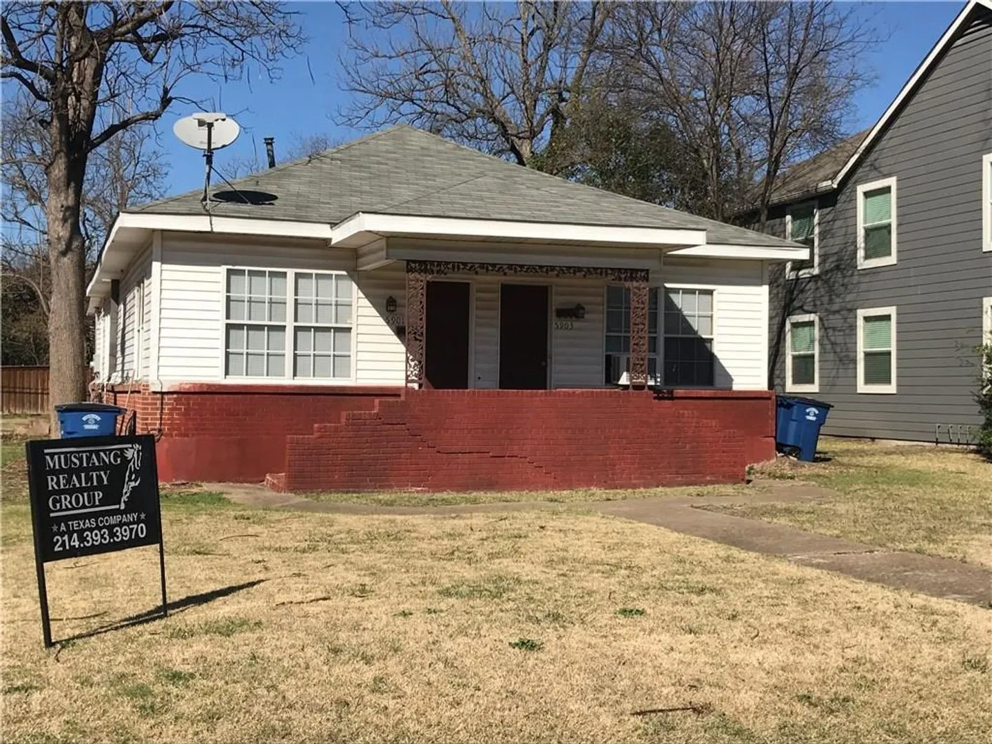 Duplex For Rent in Dallas County , 5901 Vickery Boulevard, Dallas, Texas 75206, 2 Bedroom, 1 Bathroom, Garage spaces, 1,620 Sqft, built in 1930, mls#21348050, Real Estate Agent in Dallas, Homes For Rent in Dallas county, Homes For Rent in Dallas, Realtor in Dallas Texas, Real Estate Brokerage Independent Realty Texas, Luminita Cordes Realtor