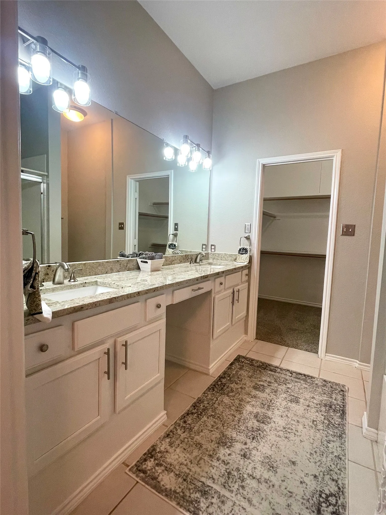 Primary bath with new granite, faucets and lights