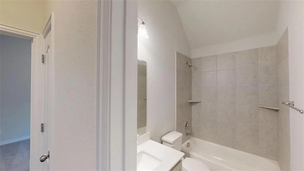 Single Family Residence For Rent in Denton County , 1716 Yellowthroat Drive, Little Elm, Texas 75068, 4 Bedroom, 2 Bathroom, 2 Garage spaces, 2,023 Sqft, built in 2018, mls#21348073, Real Estate Agent in Little Elm, Homes For Rent in Denton county, Homes For Rent in Little Elm, Realtor in Little Elm Texas, Real Estate Brokerage Independent Realty Texas, Luminita Cordes Realtor