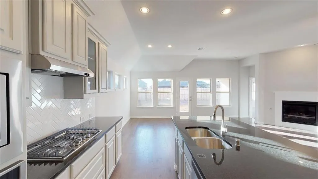 Single Family Residence For Rent in Denton County , 1716 Yellowthroat Drive, Little Elm, Texas 75068, 4 Bedroom, 2 Bathroom, 2 Garage spaces, 2,023 Sqft, built in 2018, mls#21348073, Real Estate Agent in Little Elm, Homes For Rent in Denton county, Homes For Rent in Little Elm, Realtor in Little Elm Texas, Real Estate Brokerage Independent Realty Texas, Luminita Cordes Realtor