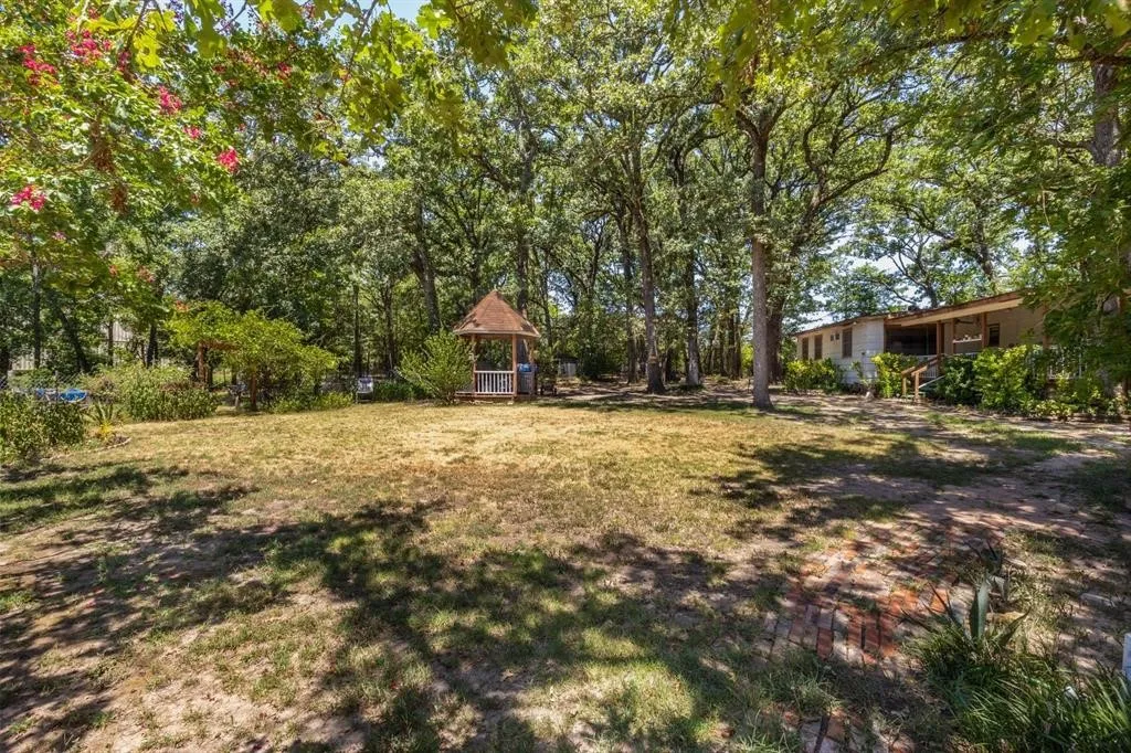 Mobile Home For Sale in Hunt County , 6966 CR 3512, Quinlan, Texas 75474, 3 Bedroom, 2 Bathroom, Garage spaces, 1,502 Sqft, built in 1988, mls#21347773, Real Estate Agent in Quinlan, Homes For Sale in Hunt county, Homes For Sale in Quinlan, Realtor in Quinlan Texas, Real Estate Brokerage Independent Realty Texas, Luminita Cordes Realtor