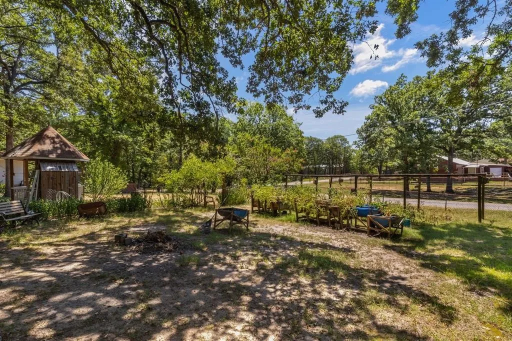 Mobile Home For Sale in Hunt County , 6966 CR 3512, Quinlan, Texas 75474, 3 Bedroom, 2 Bathroom, Garage spaces, 1,502 Sqft, built in 1988, mls#21347773, Real Estate Agent in Quinlan, Homes For Sale in Hunt county, Homes For Sale in Quinlan, Realtor in Quinlan Texas, Real Estate Brokerage Independent Realty Texas, Luminita Cordes Realtor