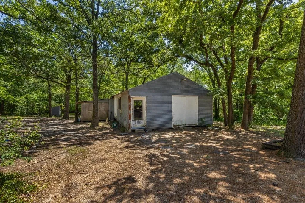 Mobile Home For Sale in Hunt County , 6966 CR 3512, Quinlan, Texas 75474, 3 Bedroom, 2 Bathroom, Garage spaces, 1,502 Sqft, built in 1988, mls#21347773, Real Estate Agent in Quinlan, Homes For Sale in Hunt county, Homes For Sale in Quinlan, Realtor in Quinlan Texas, Real Estate Brokerage Independent Realty Texas, Luminita Cordes Realtor