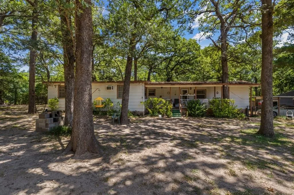 Mobile Home For Sale in Hunt County , 6966 CR 3512, Quinlan, Texas 75474, 3 Bedroom, 2 Bathroom, Garage spaces, 1,502 Sqft, built in 1988, mls#21347773, Real Estate Agent in Quinlan, Homes For Sale in Hunt county, Homes For Sale in Quinlan, Realtor in Quinlan Texas, Real Estate Brokerage Independent Realty Texas, Luminita Cordes Realtor
