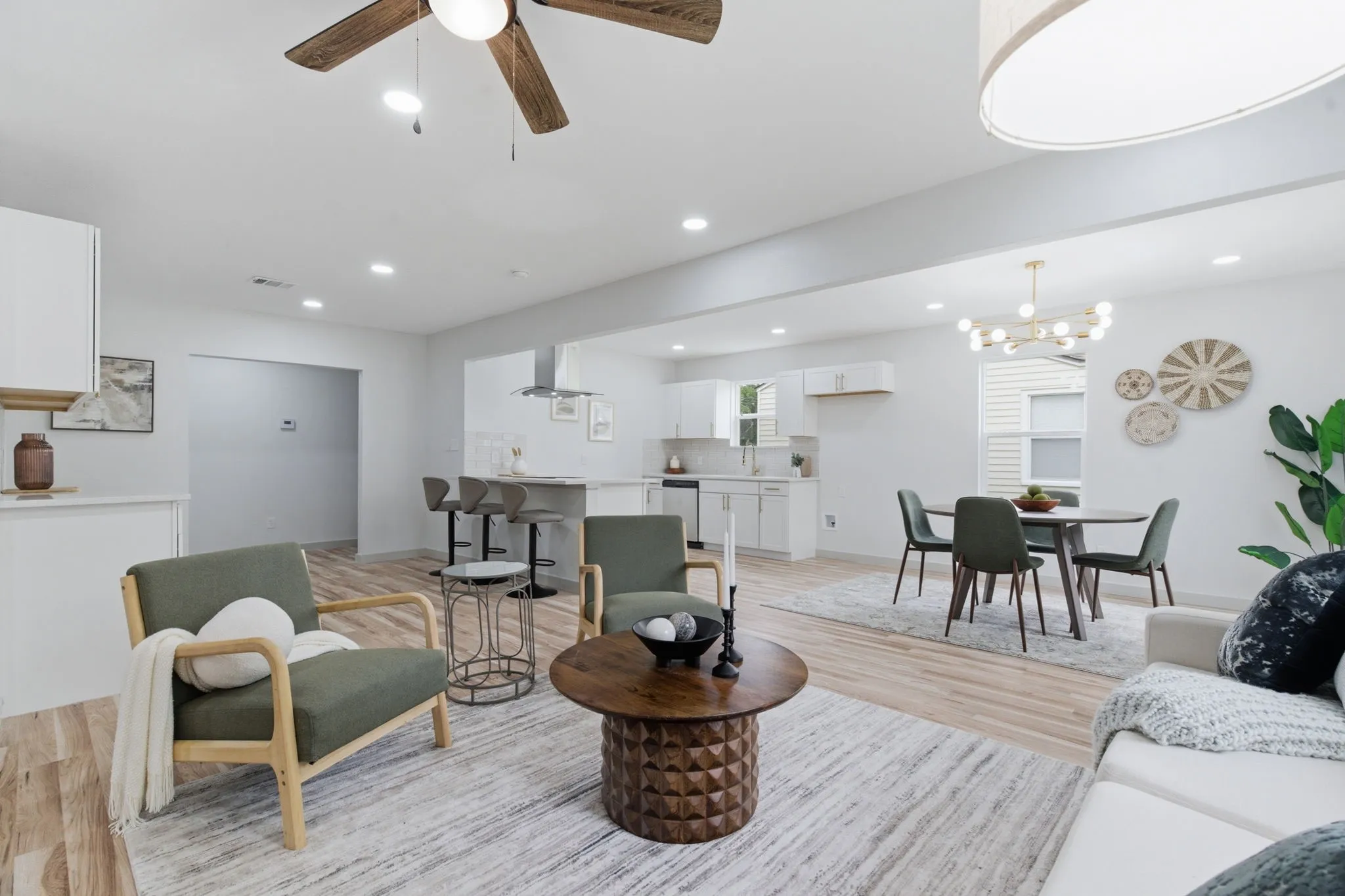 Single Family Residence For Sale in Tarrant County , 7107 Garza Avenue, Fort Worth, Texas 76116, 3 Bedroom, 2 Bathroom, Garage spaces, 1,600 Sqft, built in 1948, mls#21348079, Real Estate Agent in Fort Worth, Homes For Sale in Tarrant county, Homes For Sale in Fort Worth, Realtor in Fort Worth Texas, Real Estate Brokerage Independent Realty Texas, Luminita Cordes Realtor