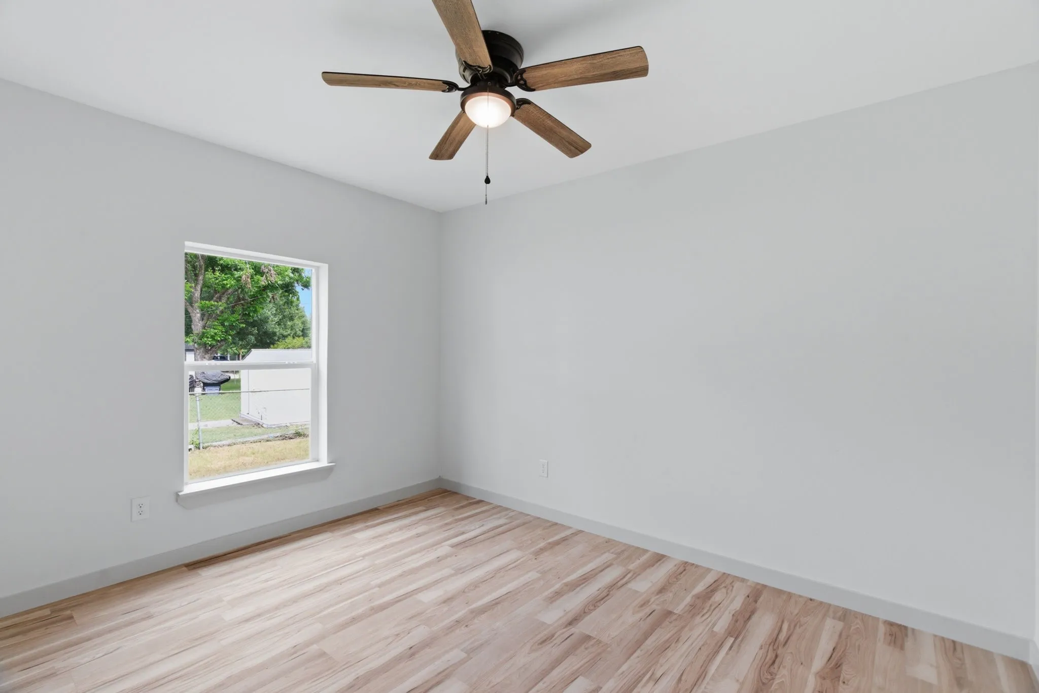 Single Family Residence For Sale in Tarrant County , 7107 Garza Avenue, Fort Worth, Texas 76116, 3 Bedroom, 2 Bathroom, Garage spaces, 1,600 Sqft, built in 1948, mls#21348079, Real Estate Agent in Fort Worth, Homes For Sale in Tarrant county, Homes For Sale in Fort Worth, Realtor in Fort Worth Texas, Real Estate Brokerage Independent Realty Texas, Luminita Cordes Realtor
