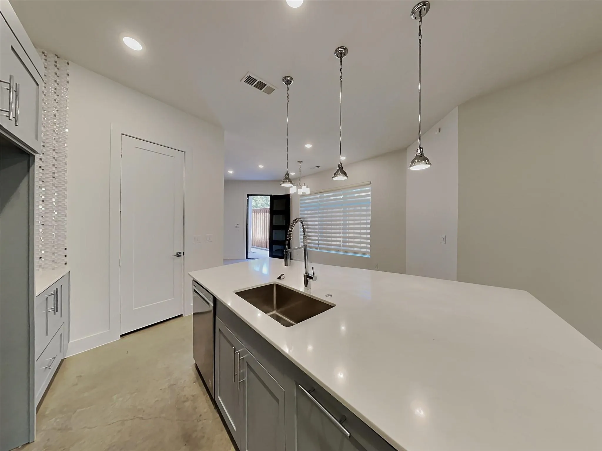 Duplex For Rent in Dallas County , 2343 Vagas Street 2343, Dallas, Texas 75219, 3 Bedroom, 3 Bathroom, 2 Garage spaces, 2,242 Sqft, built in 2020, mls#21348080, Real Estate Agent in Dallas, Homes For Rent in Dallas county, Homes For Rent in Dallas, Realtor in Dallas Texas, Real Estate Brokerage Independent Realty Texas, Luminita Cordes Realtor