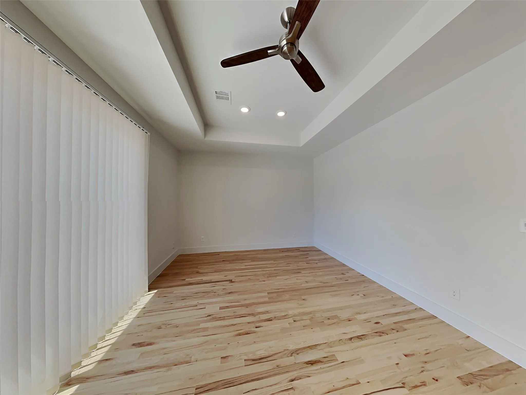Duplex For Rent in Dallas County , 2343 Vagas Street 2343, Dallas, Texas 75219, 3 Bedroom, 3 Bathroom, 2 Garage spaces, 2,242 Sqft, built in 2020, mls#21348080, Real Estate Agent in Dallas, Homes For Rent in Dallas county, Homes For Rent in Dallas, Realtor in Dallas Texas, Real Estate Brokerage Independent Realty Texas, Luminita Cordes Realtor