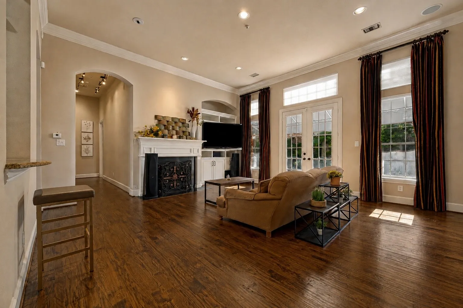 Single Family Residence For Sale in Dallas County , 3785 Park Place, Addison, Texas 75001, 3 Bedroom, 3 Bathroom, 2 Garage spaces, 2,278 Sqft, built in 1994, mls#21348039, Real Estate Agent in Addison, Homes For Sale in Dallas county, Homes For Sale in Addison, Realtor in Addison Texas, Real Estate Brokerage Independent Realty Texas, Luminita Cordes Realtor