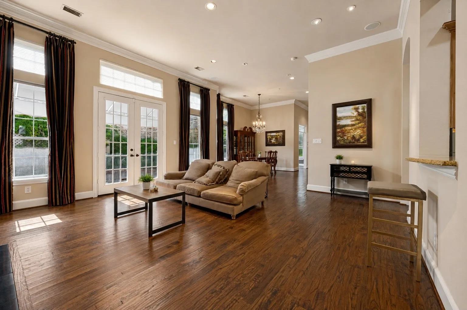 Single Family Residence For Sale in Dallas County , 3785 Park Place, Addison, Texas 75001, 3 Bedroom, 3 Bathroom, 2 Garage spaces, 2,278 Sqft, built in 1994, mls#21348039, Real Estate Agent in Addison, Homes For Sale in Dallas county, Homes For Sale in Addison, Realtor in Addison Texas, Real Estate Brokerage Independent Realty Texas, Luminita Cordes Realtor