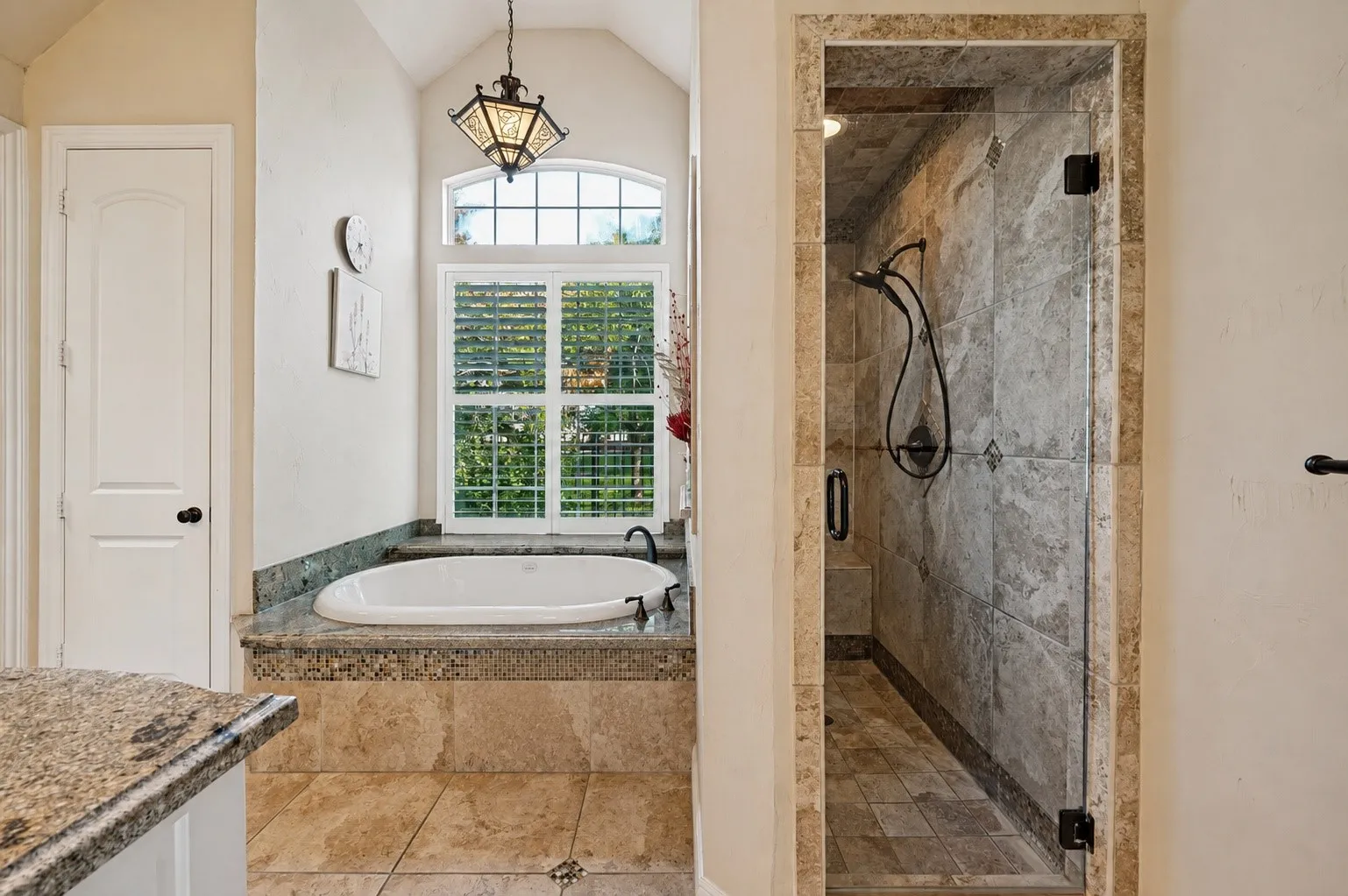 Single Family Residence For Sale in Dallas County , 3785 Park Place, Addison, Texas 75001, 3 Bedroom, 3 Bathroom, 2 Garage spaces, 2,278 Sqft, built in 1994, mls#21348039, Real Estate Agent in Addison, Homes For Sale in Dallas county, Homes For Sale in Addison, Realtor in Addison Texas, Real Estate Brokerage Independent Realty Texas, Luminita Cordes Realtor