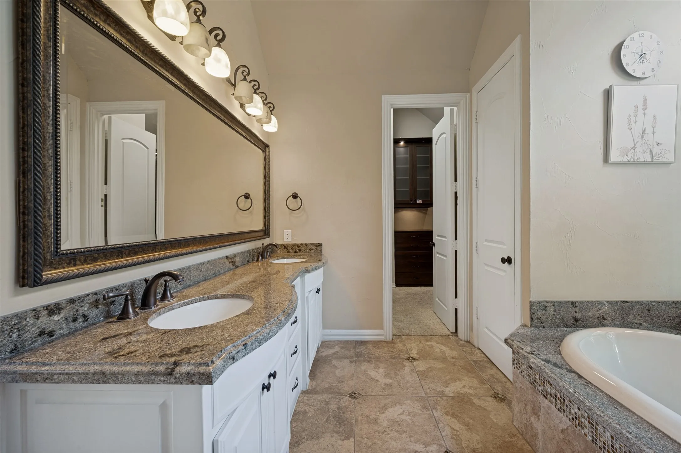Single Family Residence For Sale in Dallas County , 3785 Park Place, Addison, Texas 75001, 3 Bedroom, 3 Bathroom, 2 Garage spaces, 2,278 Sqft, built in 1994, mls#21348039, Real Estate Agent in Addison, Homes For Sale in Dallas county, Homes For Sale in Addison, Realtor in Addison Texas, Real Estate Brokerage Independent Realty Texas, Luminita Cordes Realtor