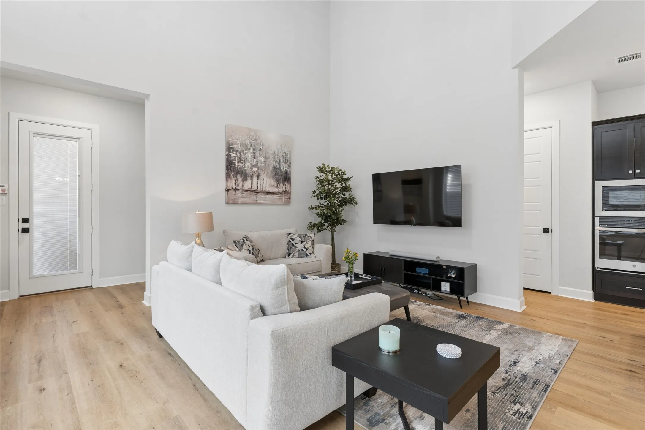 Single Family Residence For Sale in Tarrant County , 1505 Rose Willow Way, Arlington, Texas 76005, 3 Bedroom, 3 Bathroom, 2 Garage spaces, 2,321 Sqft, built in 2021, mls#21348078, Real Estate Agent in Arlington, Homes For Sale in Tarrant county, Homes For Sale in Arlington, Realtor in Arlington Texas, Real Estate Brokerage Independent Realty Texas, Luminita Cordes Realtor
