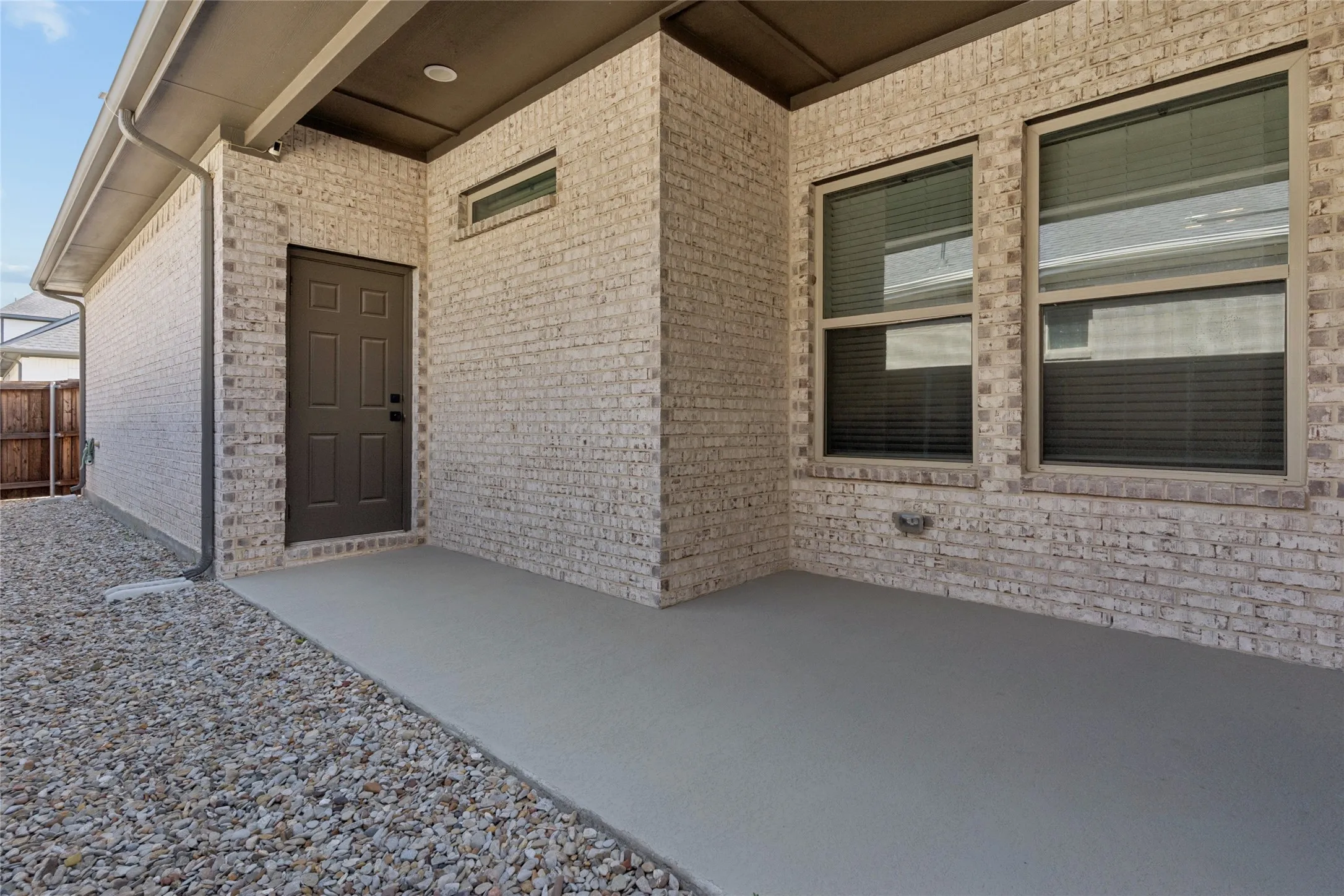 Single Family Residence For Sale in Tarrant County , 1505 Rose Willow Way, Arlington, Texas 76005, 3 Bedroom, 3 Bathroom, 2 Garage spaces, 2,321 Sqft, built in 2021, mls#21348078, Real Estate Agent in Arlington, Homes For Sale in Tarrant county, Homes For Sale in Arlington, Realtor in Arlington Texas, Real Estate Brokerage Independent Realty Texas, Luminita Cordes Realtor