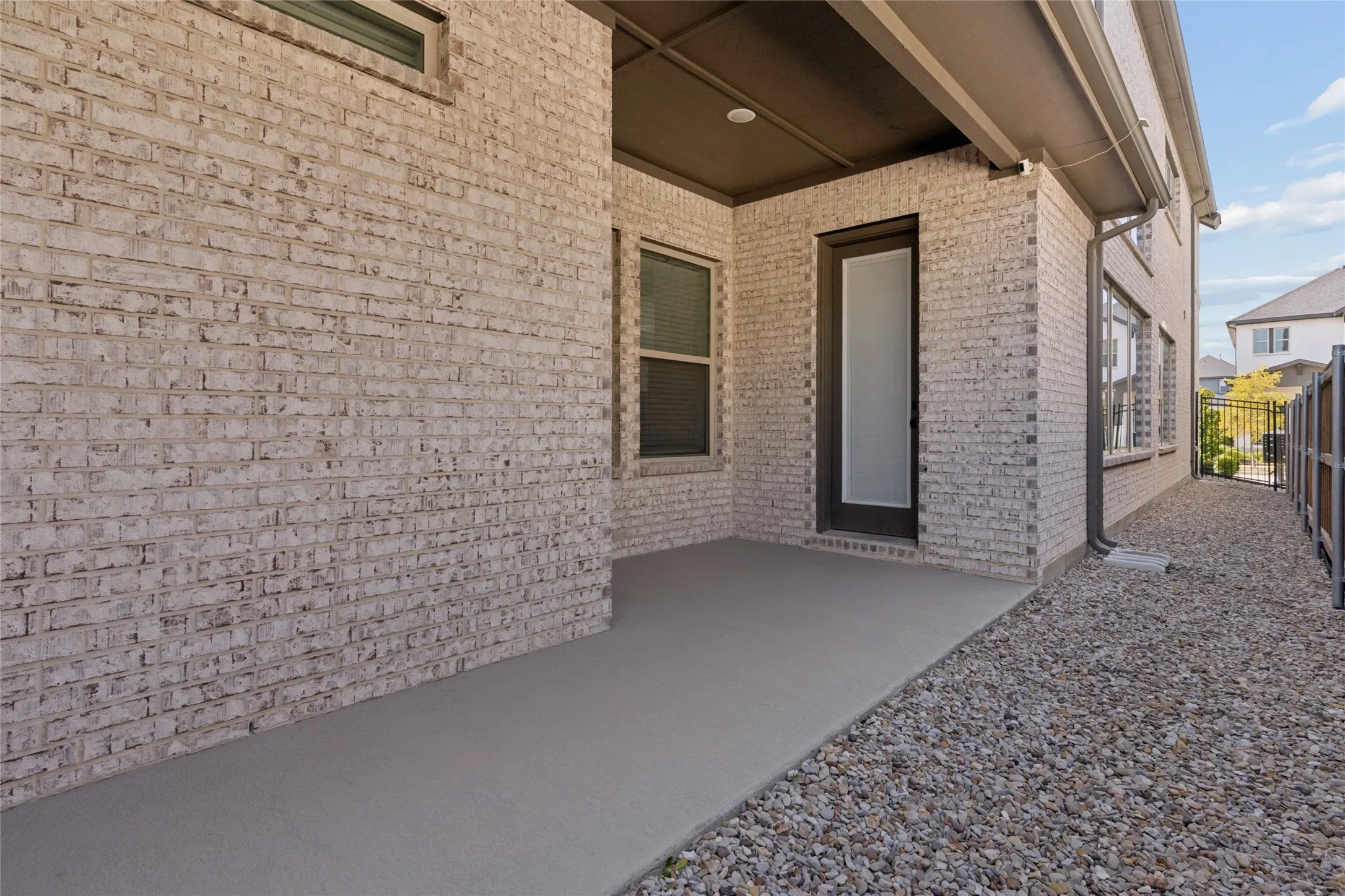 Single Family Residence For Sale in Tarrant County , 1505 Rose Willow Way, Arlington, Texas 76005, 3 Bedroom, 3 Bathroom, 2 Garage spaces, 2,321 Sqft, built in 2021, mls#21348078, Real Estate Agent in Arlington, Homes For Sale in Tarrant county, Homes For Sale in Arlington, Realtor in Arlington Texas, Real Estate Brokerage Independent Realty Texas, Luminita Cordes Realtor