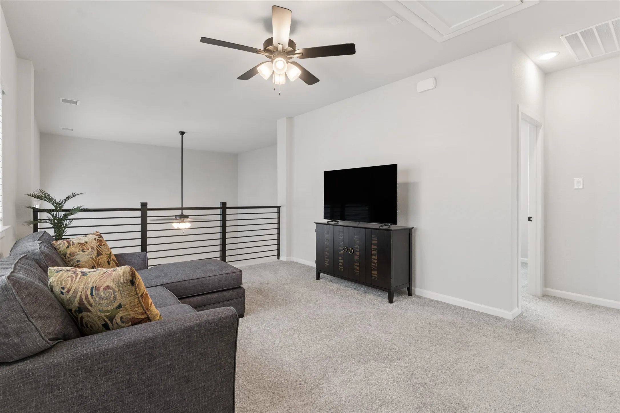 Single Family Residence For Sale in Tarrant County , 1505 Rose Willow Way, Arlington, Texas 76005, 3 Bedroom, 3 Bathroom, 2 Garage spaces, 2,321 Sqft, built in 2021, mls#21348078, Real Estate Agent in Arlington, Homes For Sale in Tarrant county, Homes For Sale in Arlington, Realtor in Arlington Texas, Real Estate Brokerage Independent Realty Texas, Luminita Cordes Realtor