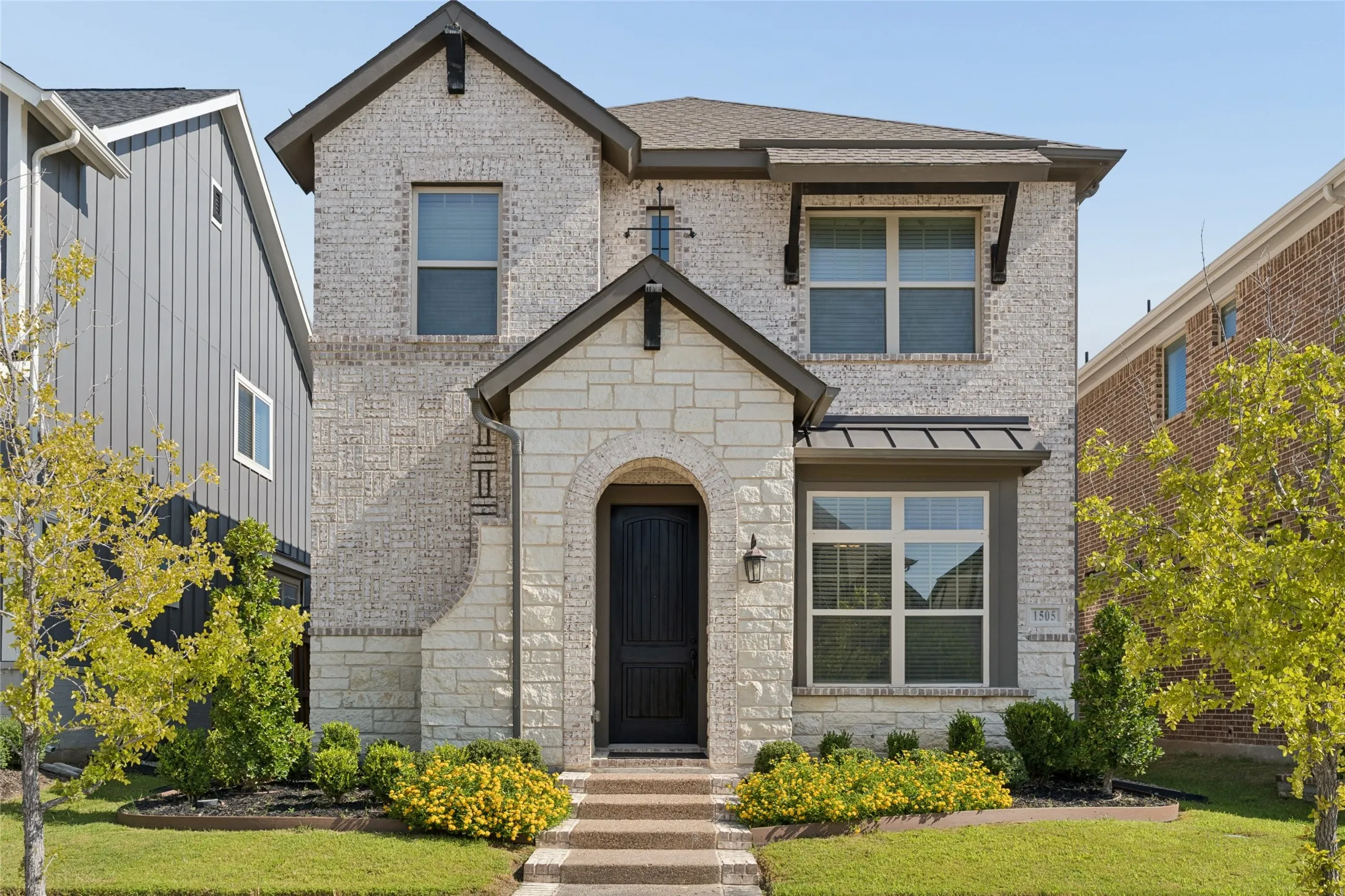 Single Family Residence For Sale in Tarrant County , 1505 Rose Willow Way, Arlington, Texas 76005, 3 Bedroom, 3 Bathroom, 2 Garage spaces, 2,321 Sqft, built in 2021, mls#21348078, Real Estate Agent in Arlington, Homes For Sale in Tarrant county, Homes For Sale in Arlington, Realtor in Arlington Texas, Real Estate Brokerage Independent Realty Texas, Luminita Cordes Realtor