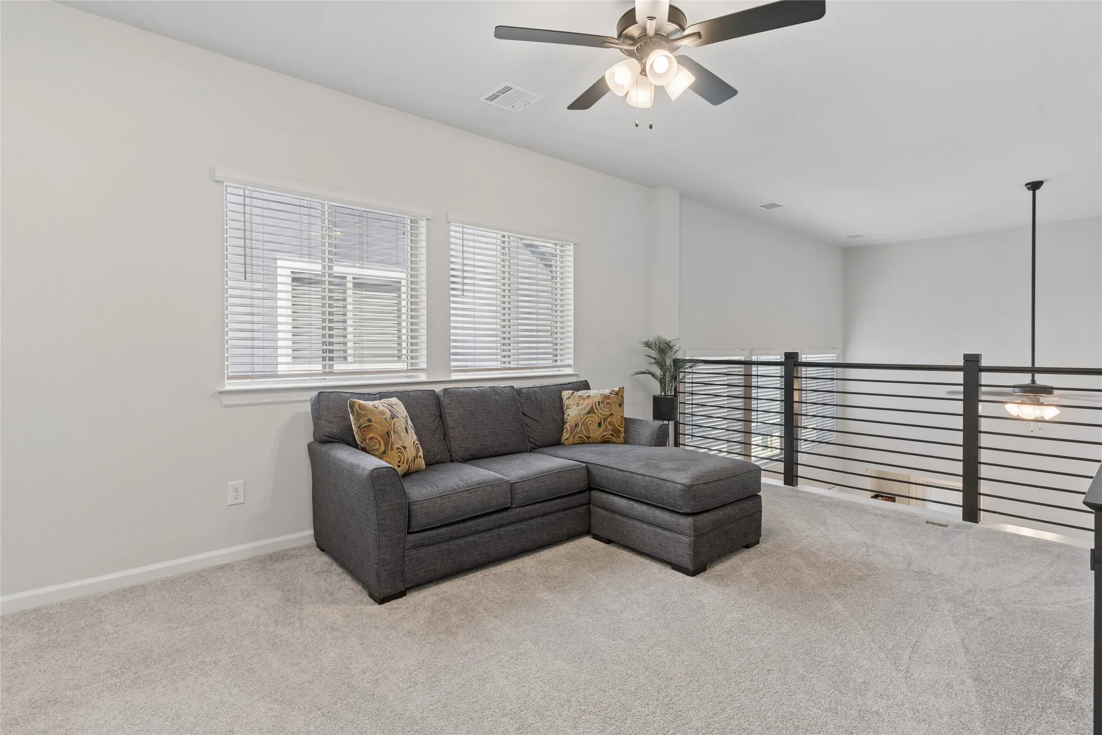 Single Family Residence For Sale in Tarrant County , 1505 Rose Willow Way, Arlington, Texas 76005, 3 Bedroom, 3 Bathroom, 2 Garage spaces, 2,321 Sqft, built in 2021, mls#21348078, Real Estate Agent in Arlington, Homes For Sale in Tarrant county, Homes For Sale in Arlington, Realtor in Arlington Texas, Real Estate Brokerage Independent Realty Texas, Luminita Cordes Realtor