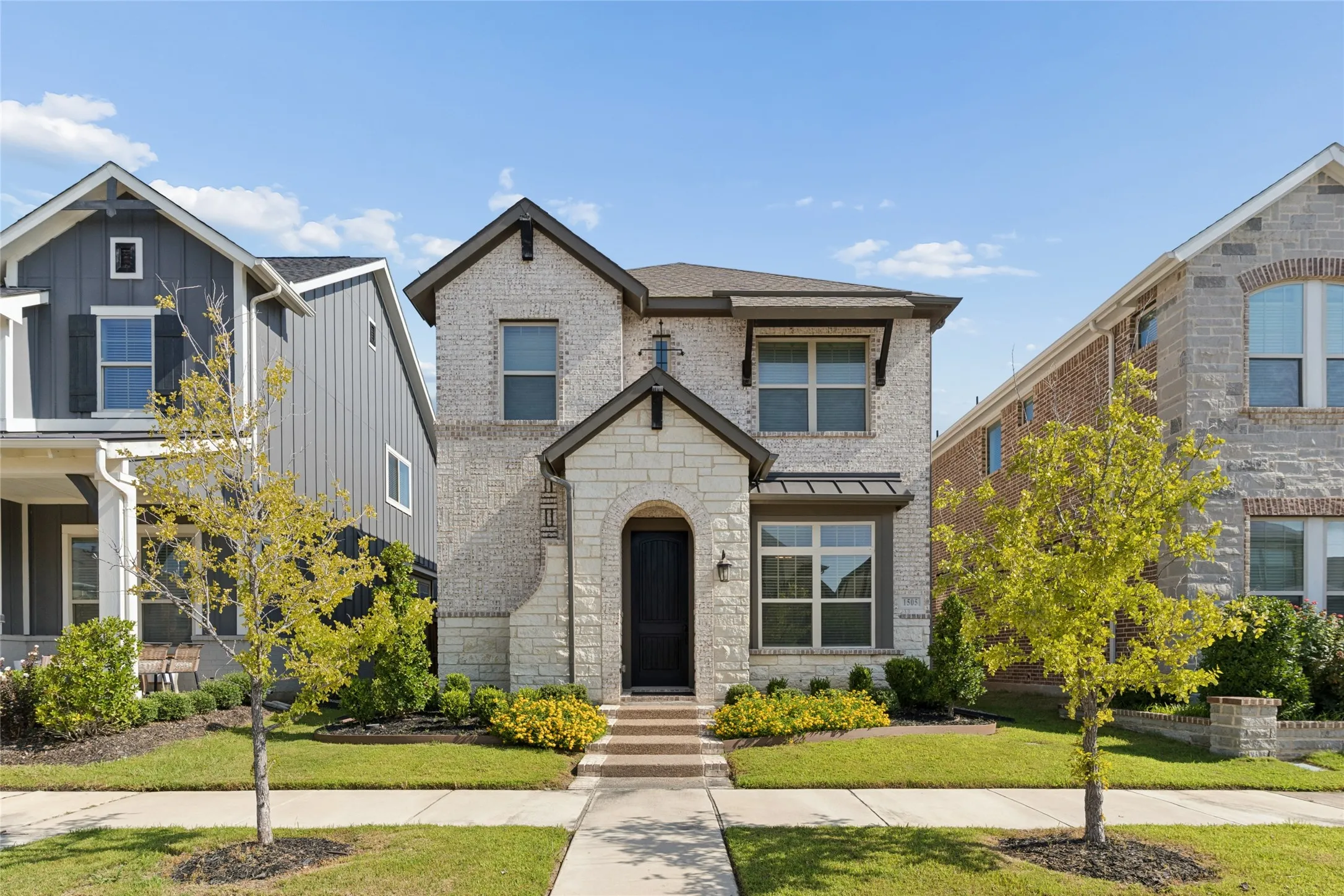 Single Family Residence For Sale in Tarrant County , 1505 Rose Willow Way, Arlington, Texas 76005, 3 Bedroom, 3 Bathroom, 2 Garage spaces, 2,321 Sqft, built in 2021, mls#21348078, Real Estate Agent in Arlington, Homes For Sale in Tarrant county, Homes For Sale in Arlington, Realtor in Arlington Texas, Real Estate Brokerage Independent Realty Texas, Luminita Cordes Realtor