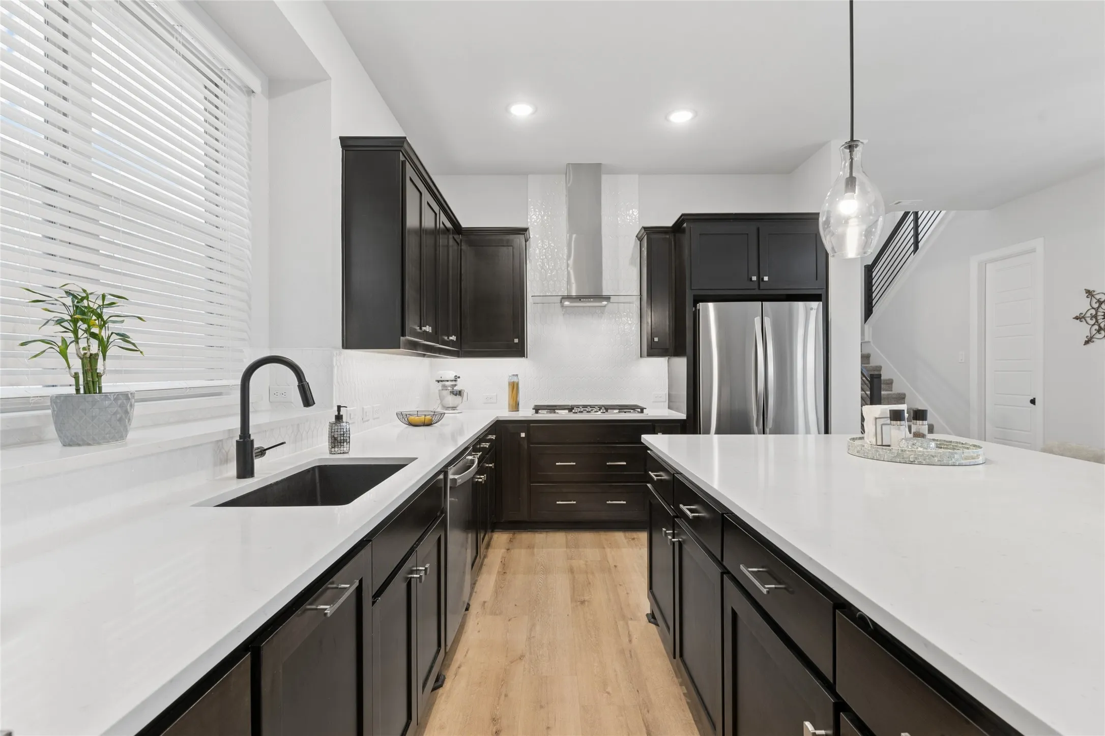 Single Family Residence For Sale in Tarrant County , 1505 Rose Willow Way, Arlington, Texas 76005, 3 Bedroom, 3 Bathroom, 2 Garage spaces, 2,321 Sqft, built in 2021, mls#21348078, Real Estate Agent in Arlington, Homes For Sale in Tarrant county, Homes For Sale in Arlington, Realtor in Arlington Texas, Real Estate Brokerage Independent Realty Texas, Luminita Cordes Realtor